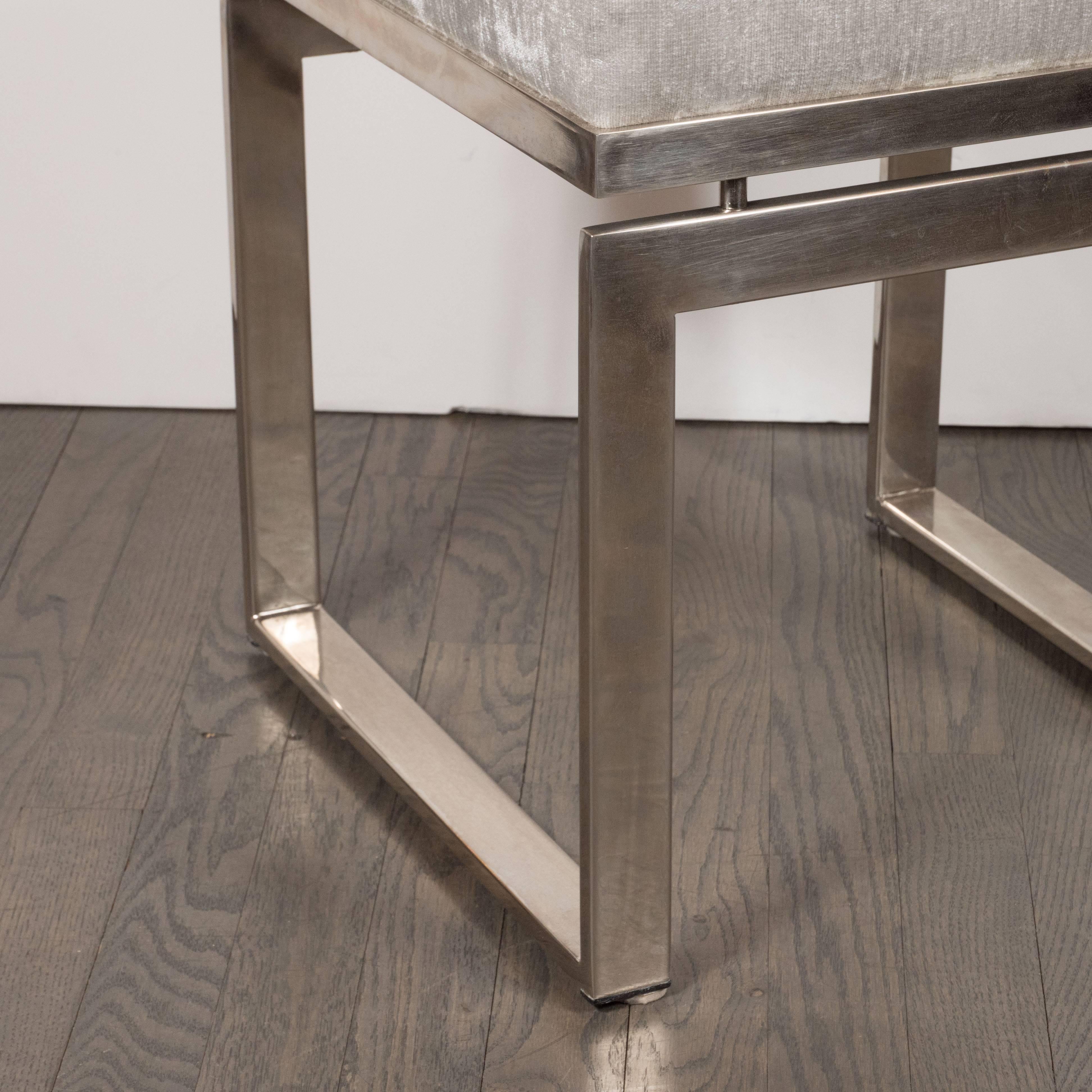 Pair of Mid-Century Modernist Chrome Stools with Textured Metallic Upholstery In Excellent Condition In New York, NY