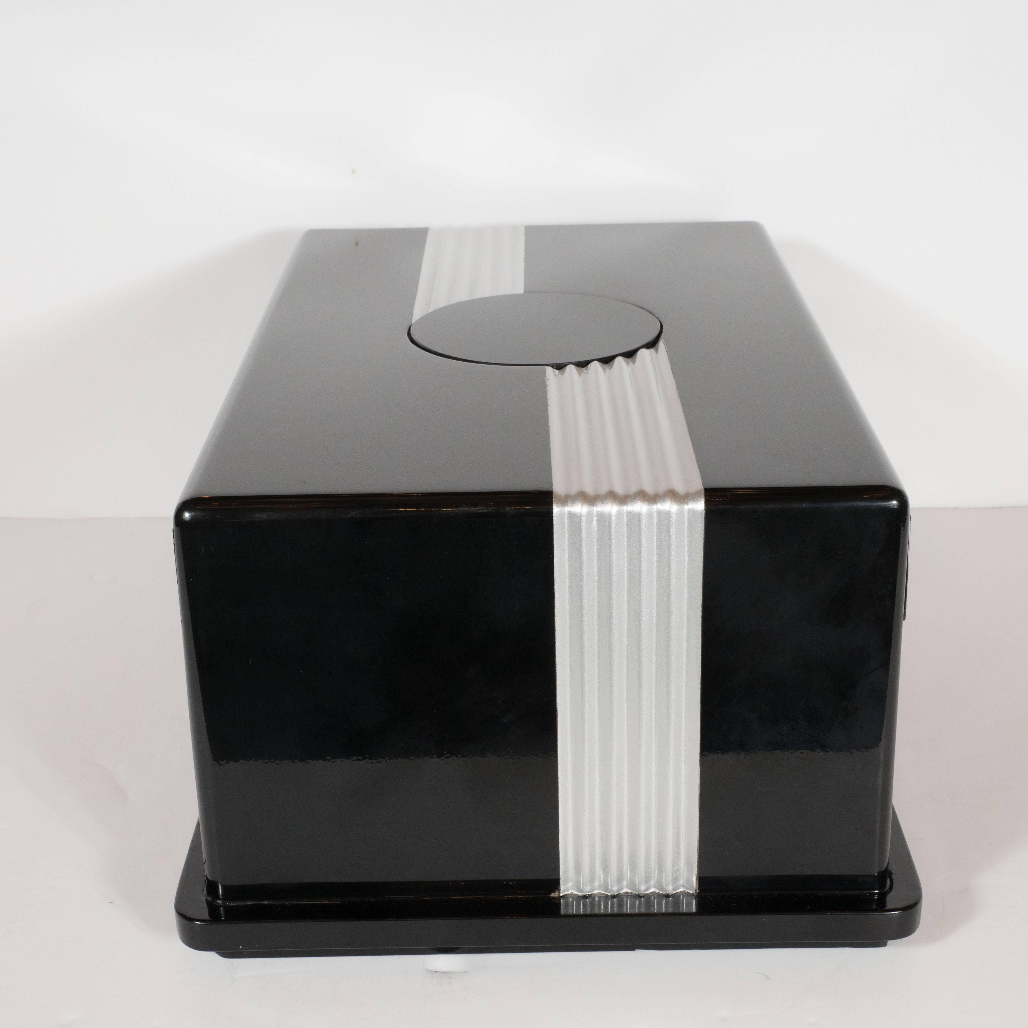Streamlined Art Deco Jewelry Box in Black Lacquer with White Gold Finishes In Excellent Condition In New York, NY