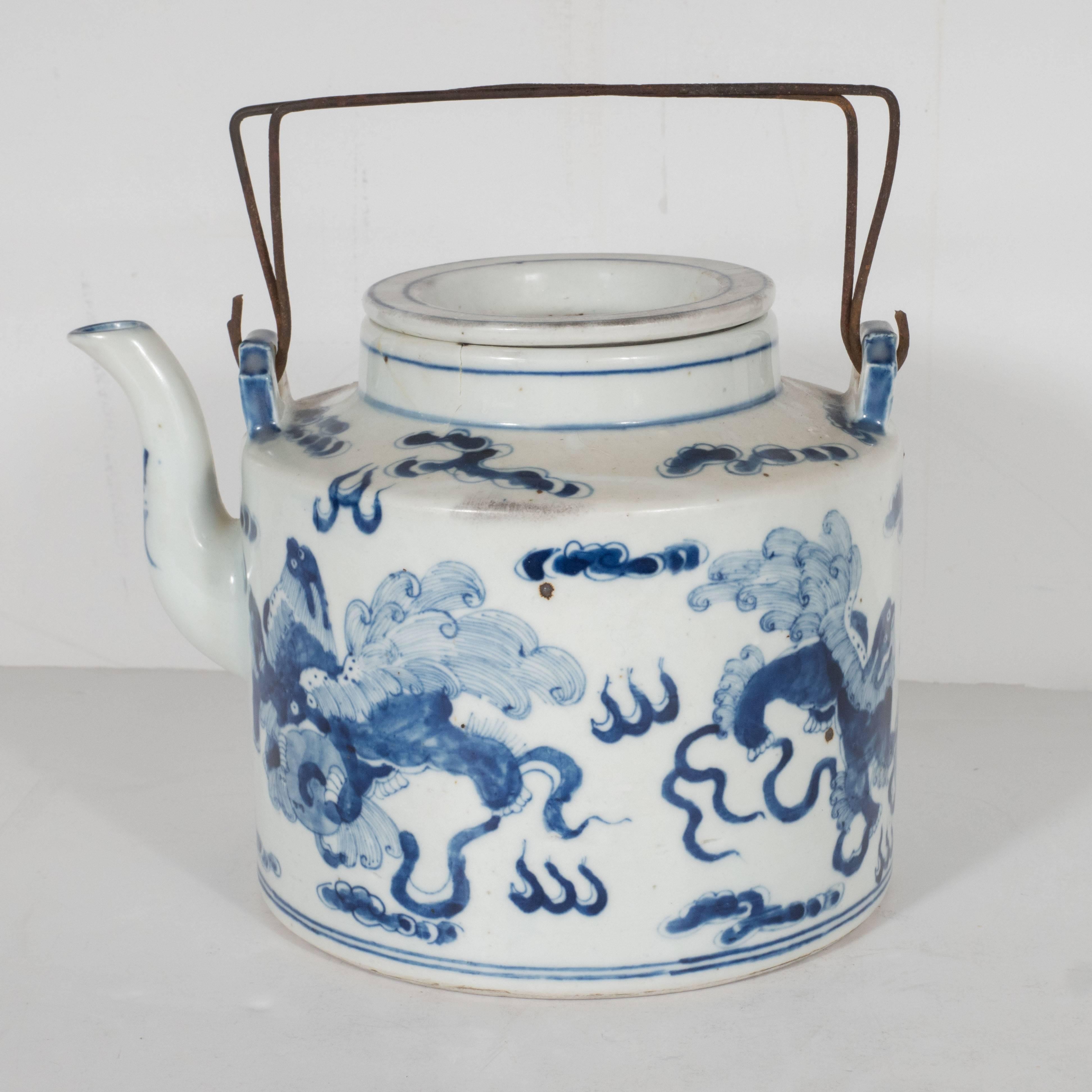Exquisite Chinese Delft Tea Pot 19th Century with Temple Guardian Lions Motif In Good Condition In New York, NY