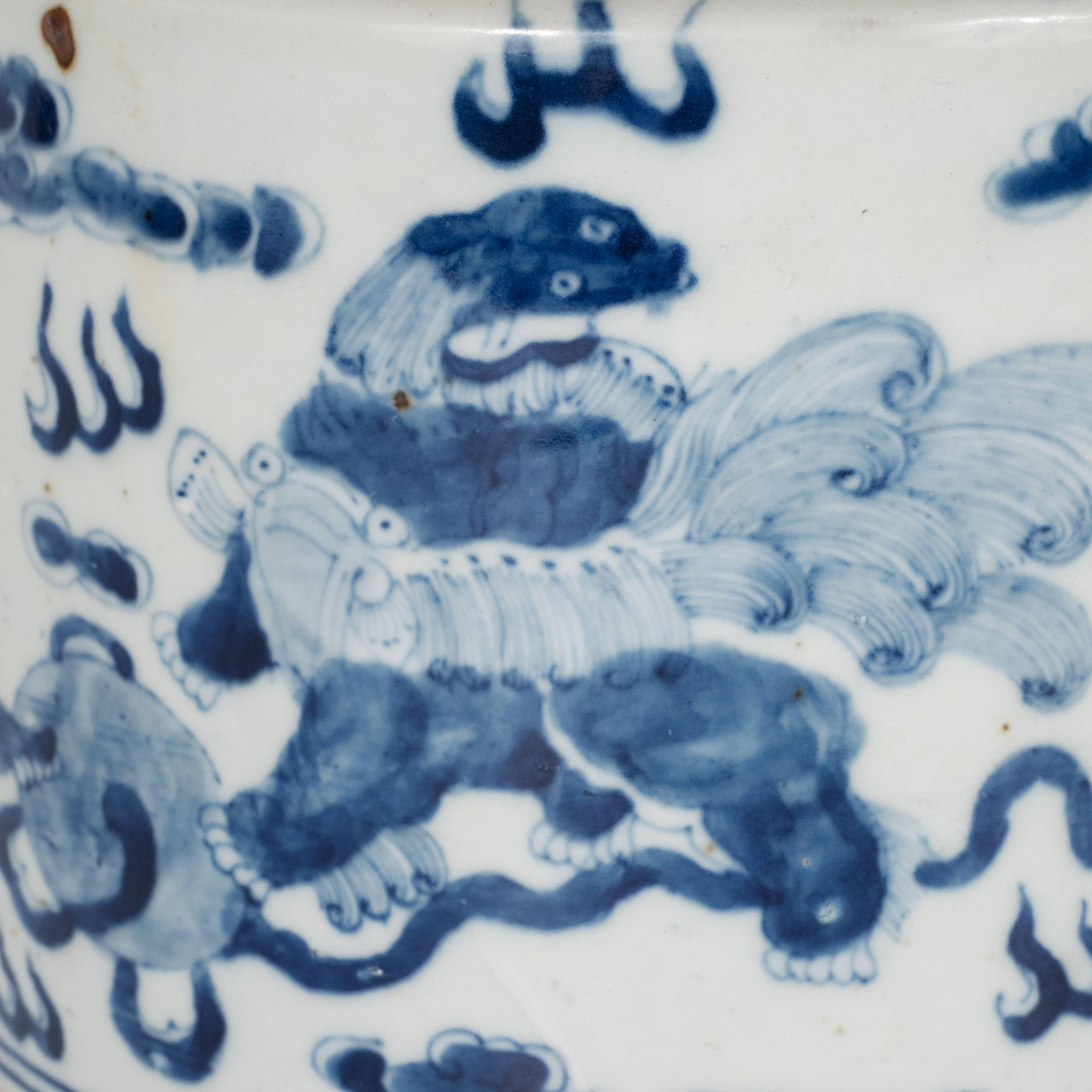 Exquisite Chinese Delft Tea Pot 19th Century with Temple Guardian Lions Motif 3