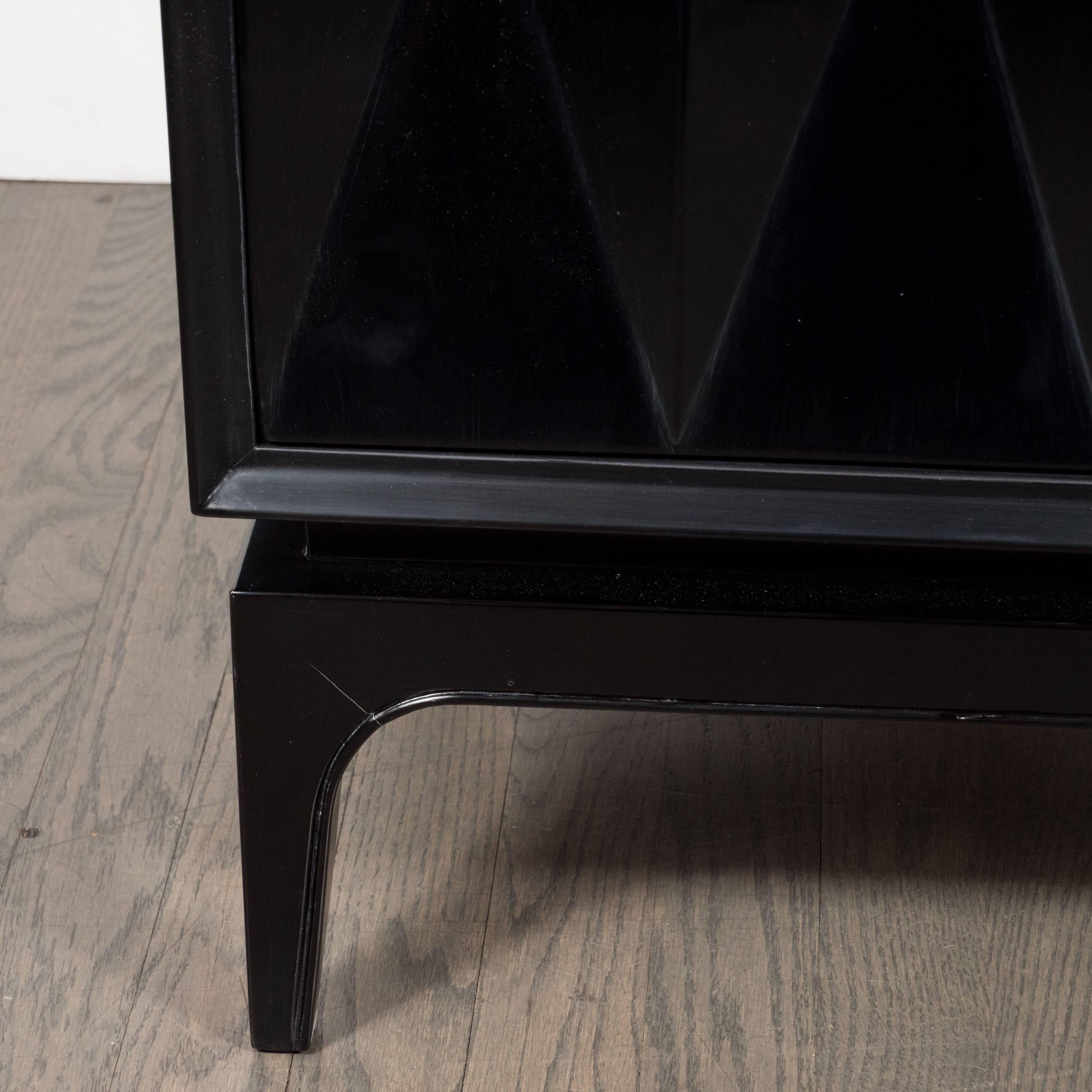 Mid-20th Century Sculptural Pair of Ebonized Walnut Nightstands or End Tables with Diamond Front