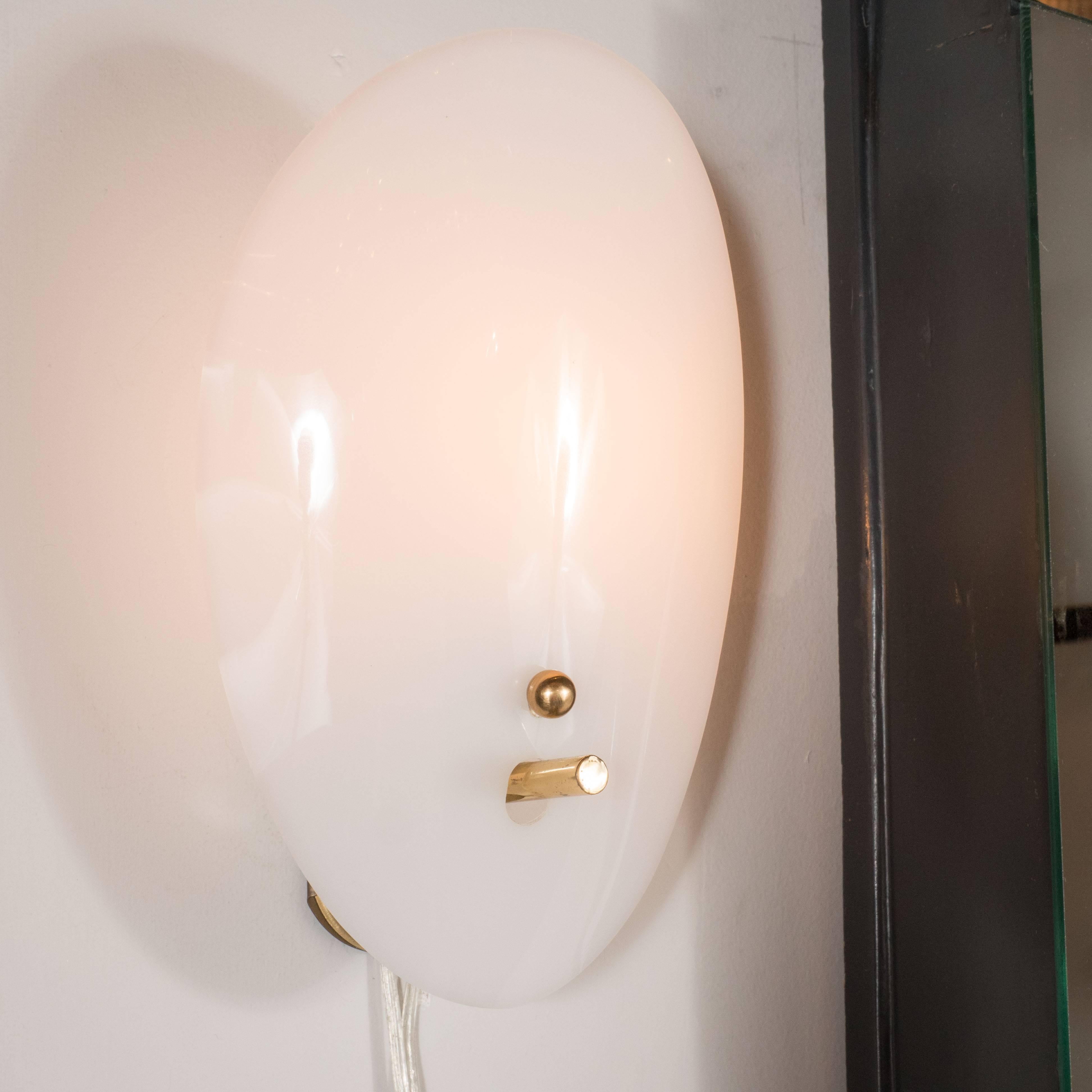 Sophisticated Mid-Century Pair of Ovoid Wall Sconces in Lucite In Excellent Condition In New York, NY