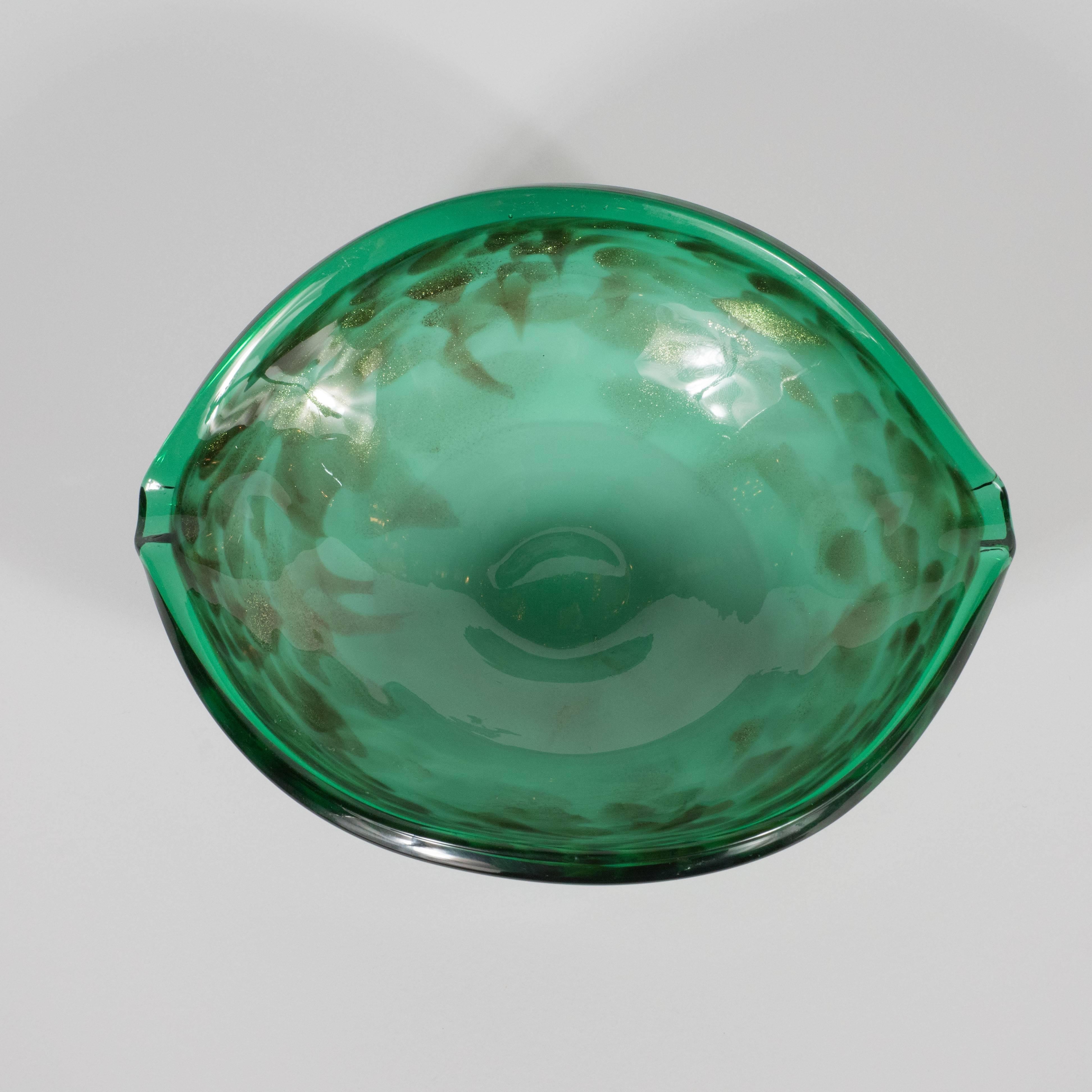 Mid-Century Modern Murano Glass Bowl in Sea Foam and Iridescent Emerald Green In Excellent Condition In New York, NY