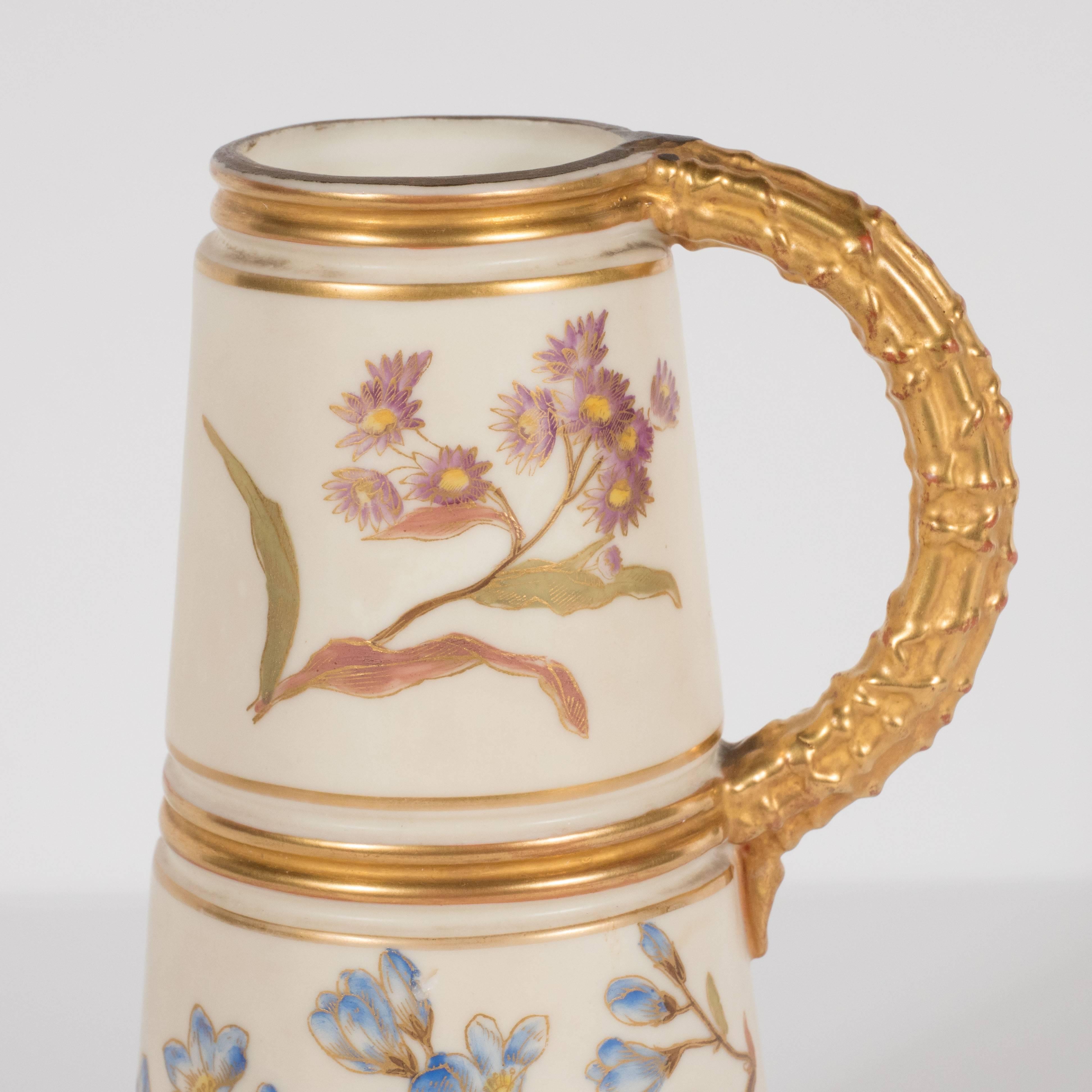 Hand-Painted Gilded Art Nouveau Bonn Royal Worcester Vase with Floral Motif In Excellent Condition For Sale In New York, NY
