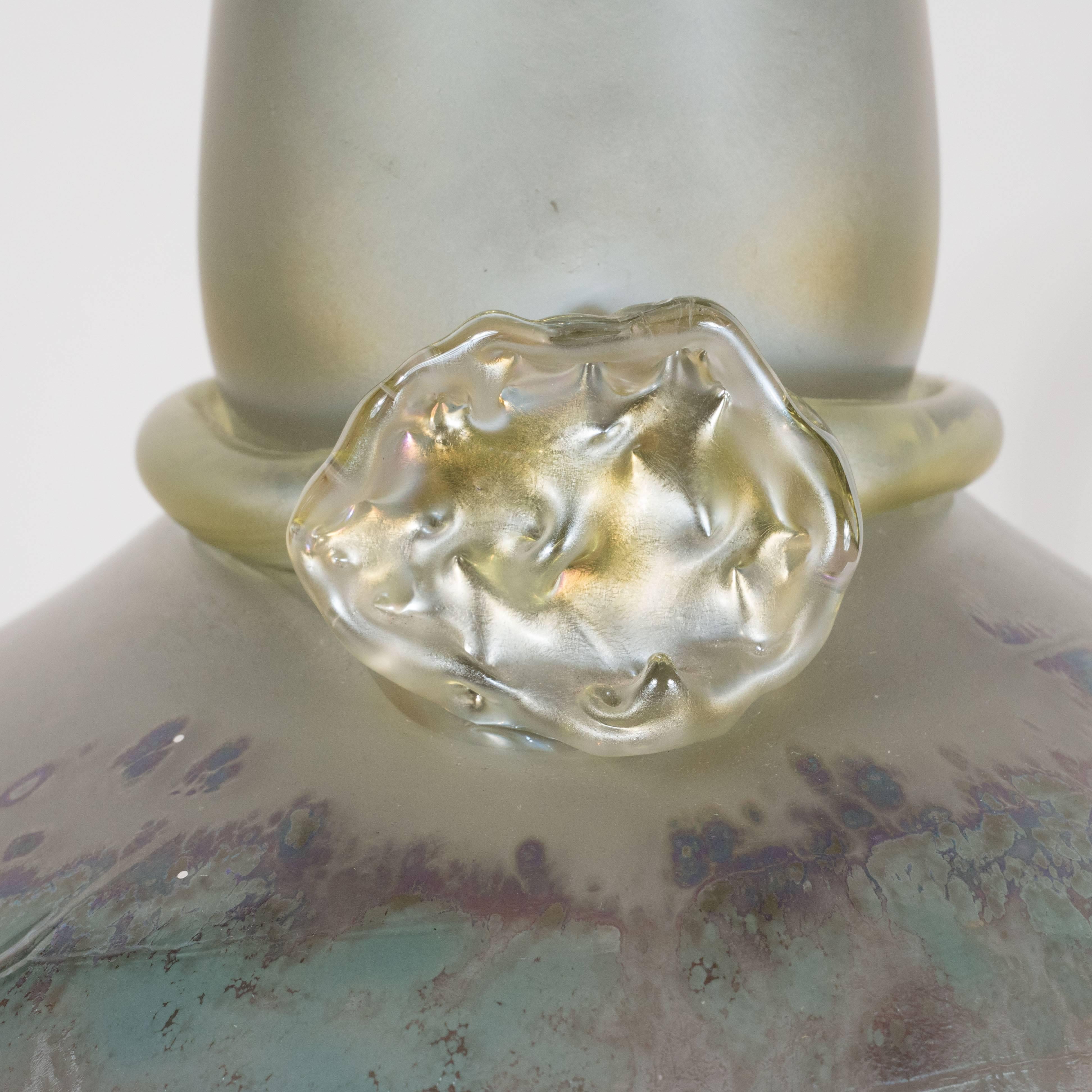 Italian Modernist Etruscan Vase in Handblown Iridescent Favrile Glass In Excellent Condition In New York, NY