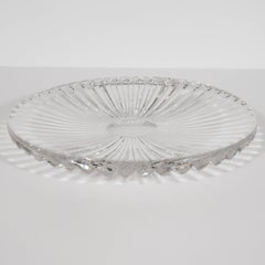 Raffinierter Mid-Century Modern-Servierteller aus geätztem Kristall mit Sonnenschliff