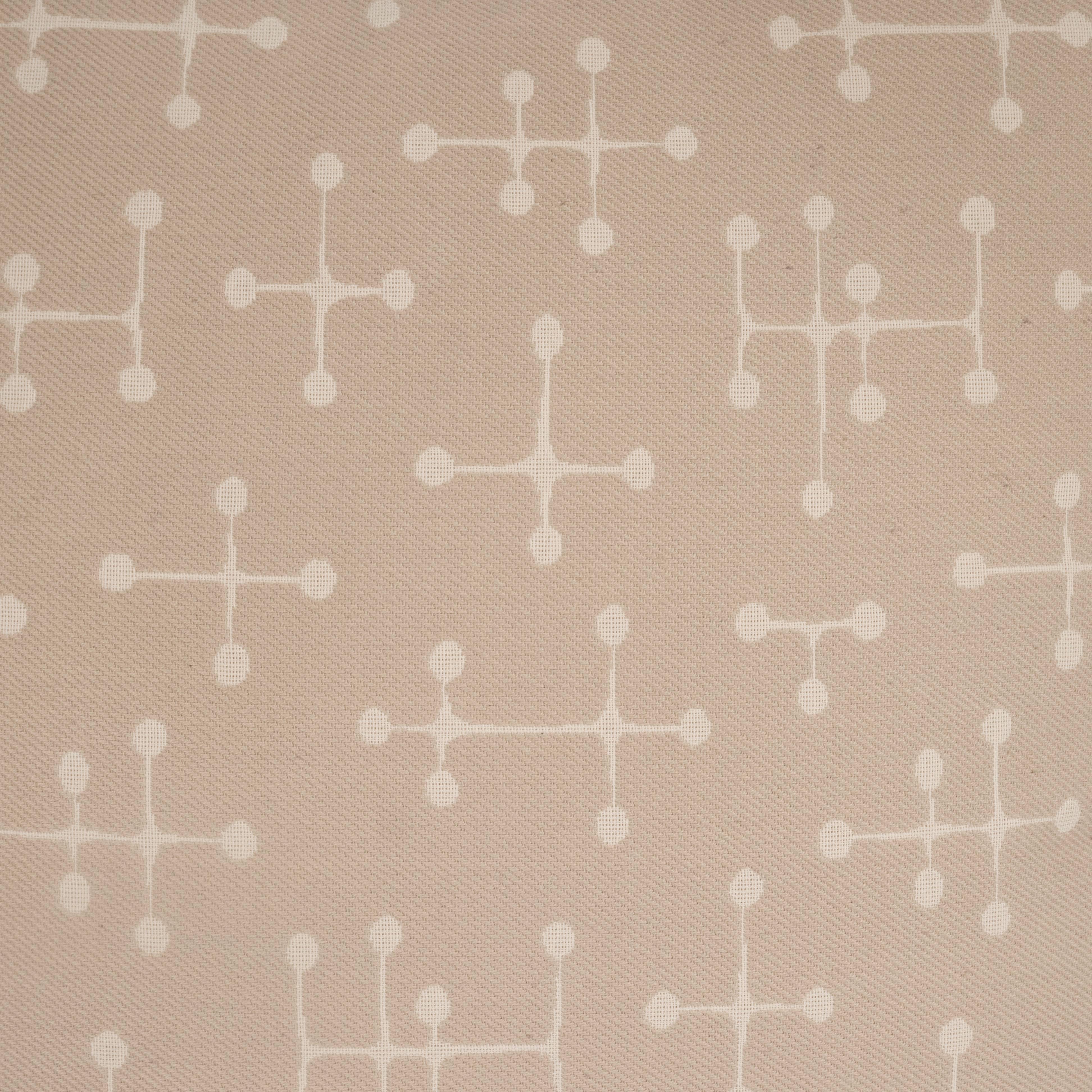 Set aus vier modernen beigefarbenen Baumwoll-Twill-Kissen mit geometrischem Kreuz-Motiv im Zustand „Hervorragend“ im Angebot in New York, NY