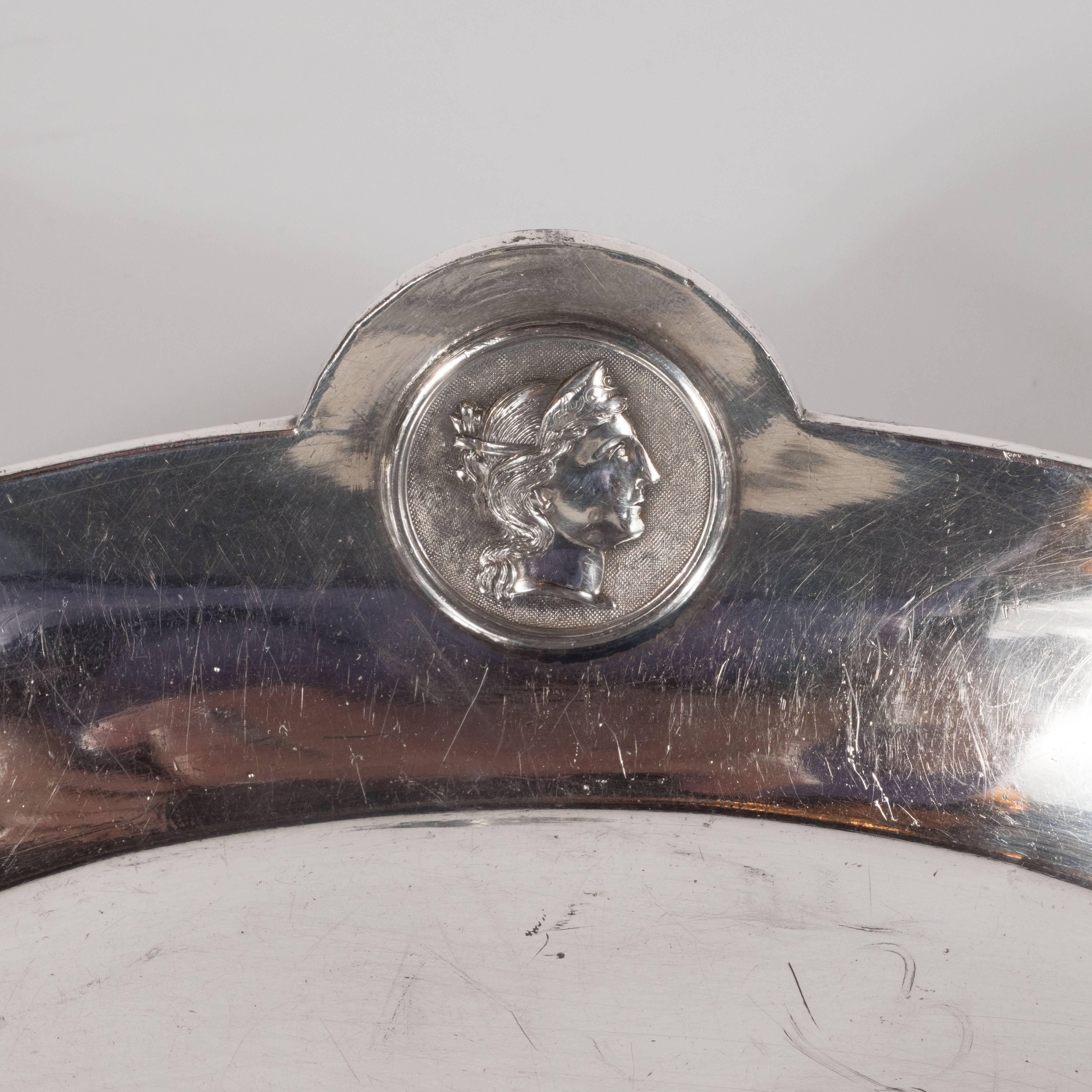 Américain Bol étrusque à poignée en métal argenté Redfield & Rice avec motifs classiques en vente