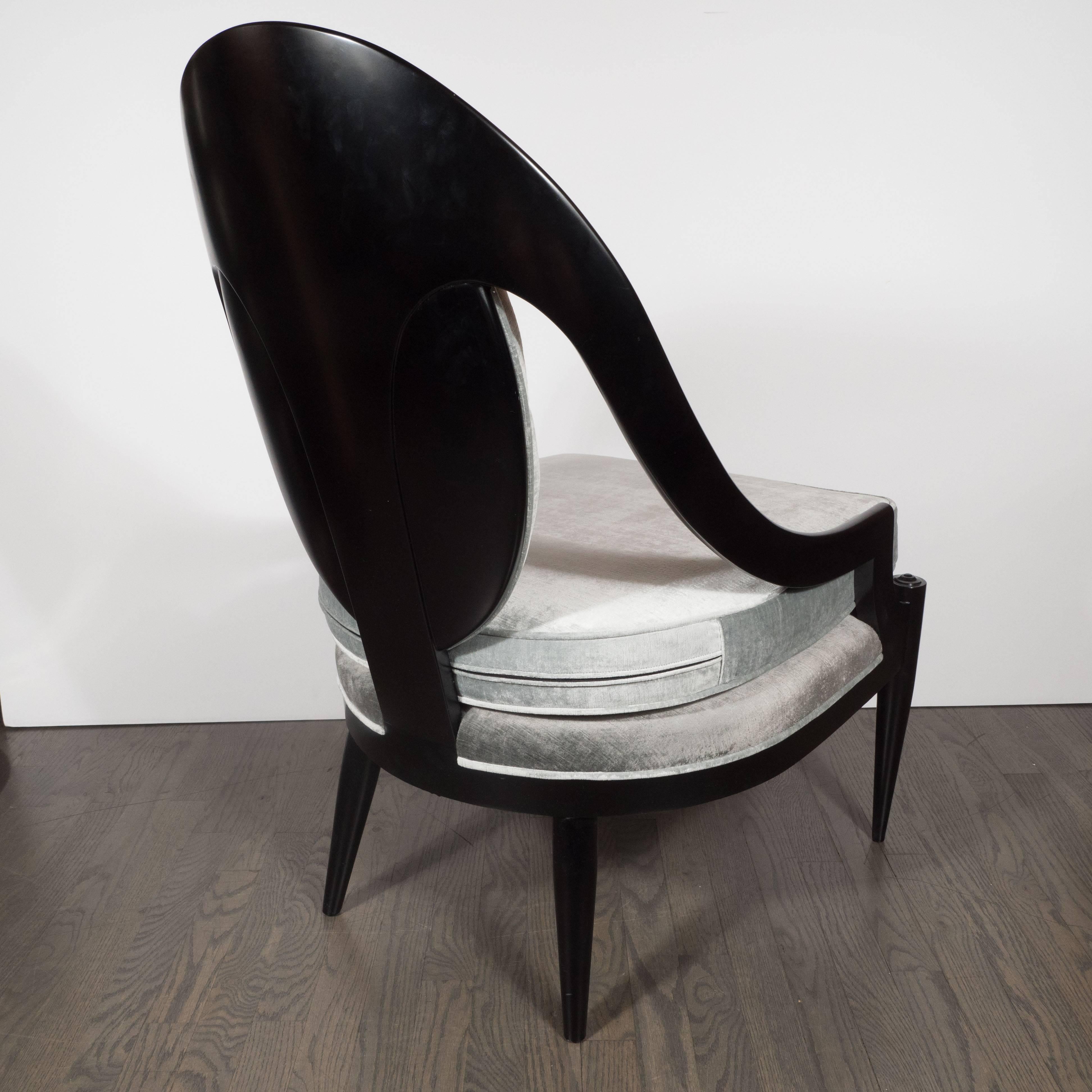 Pair of Mid-Century Modern Spoon Back Occasional Chairs in Ebonized Walnut In Excellent Condition In New York, NY