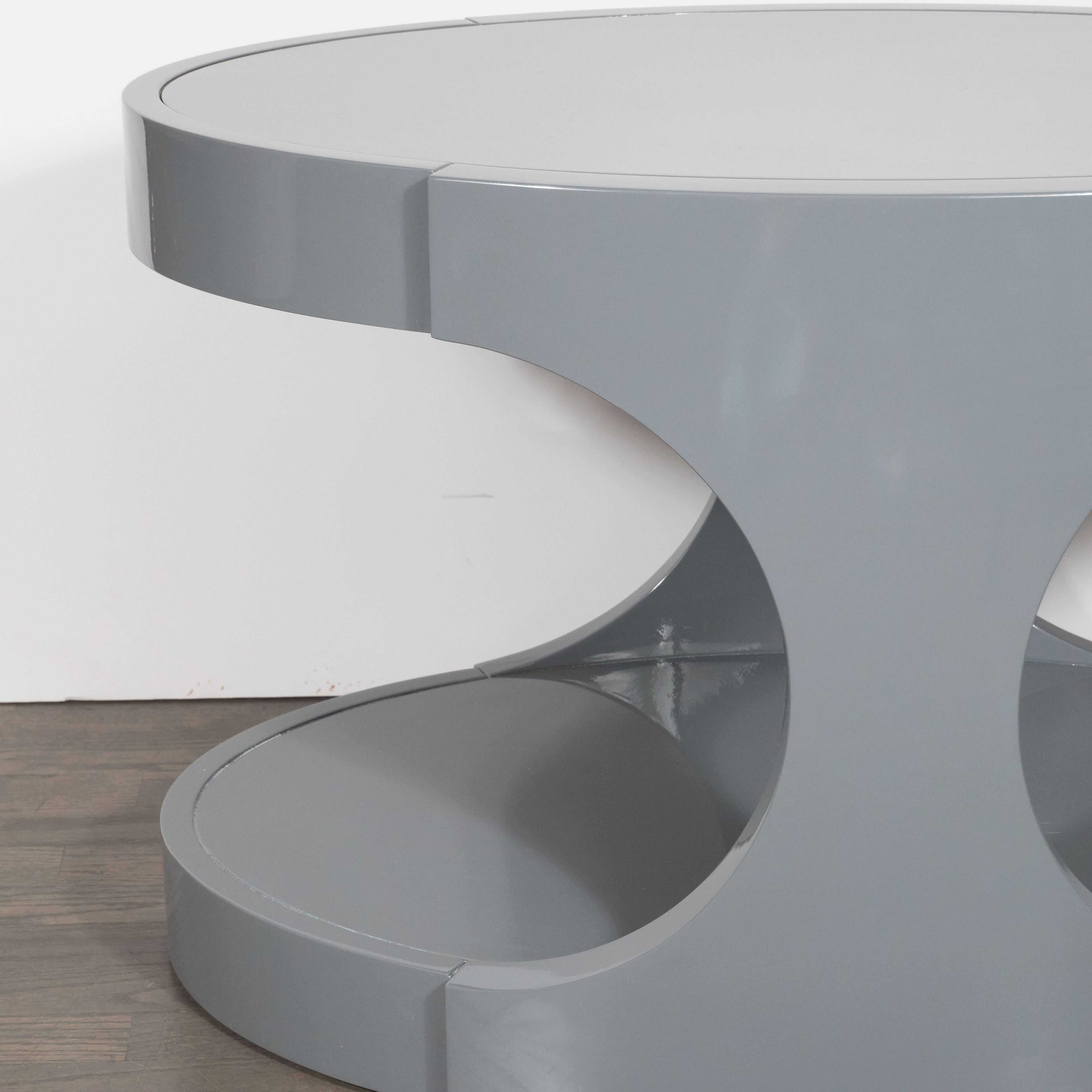 20th Century Pair of Graphic Modernist Gray Lacquered Two-Tiered Oval Side Tables For Sale