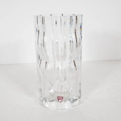 Jarrón sueco de cristal ondulado soplado a mano translúcido, moderno de mediados de siglo, de Orrefors