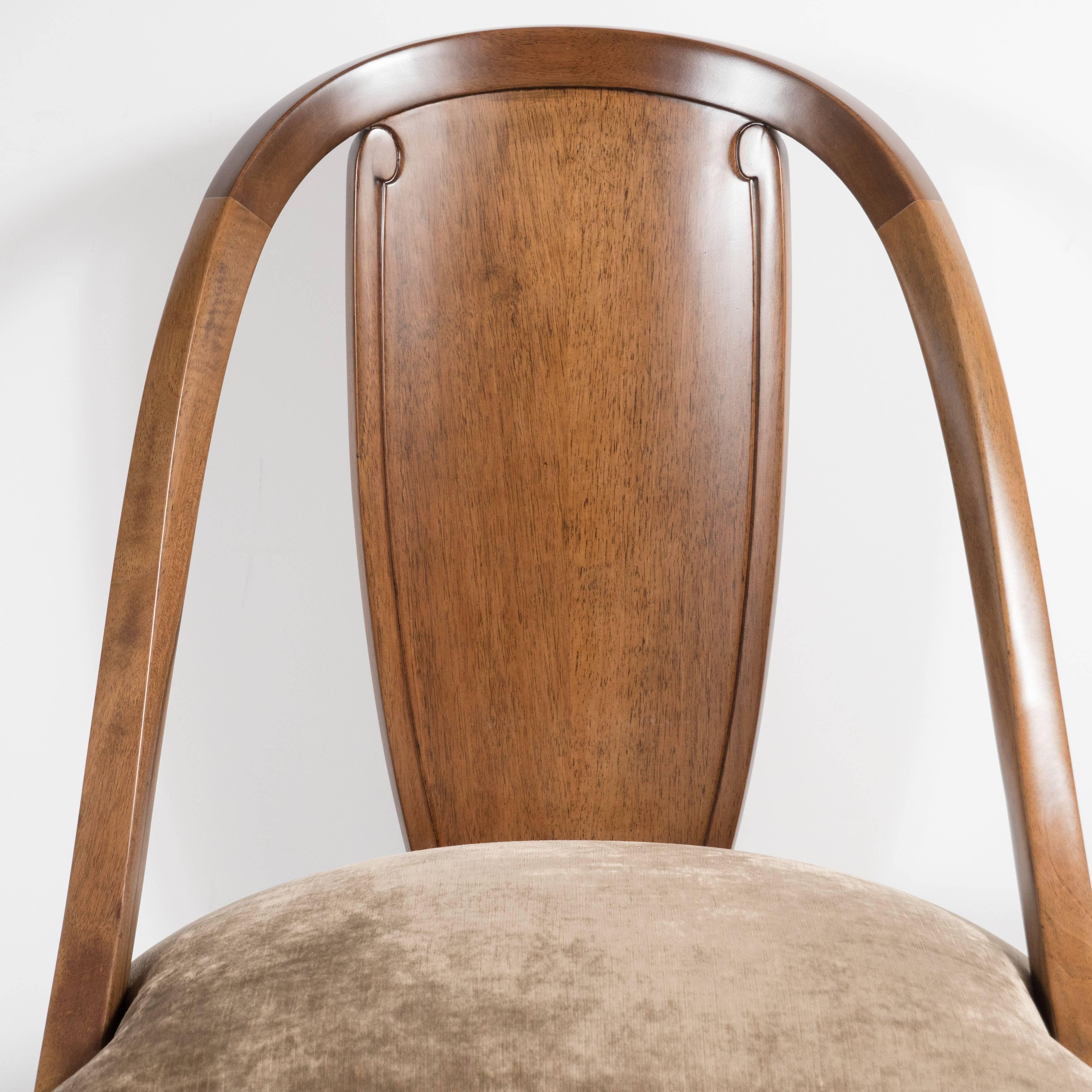 Set of Eight Art Deco Walnut Gondola Back Dining Chairs, Manner of Ruhlmann In Excellent Condition In New York, NY