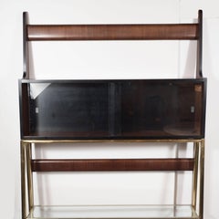 Sculptural Italian Mid-Century Modern Ètagére in Handrubbed Walnut and Brass