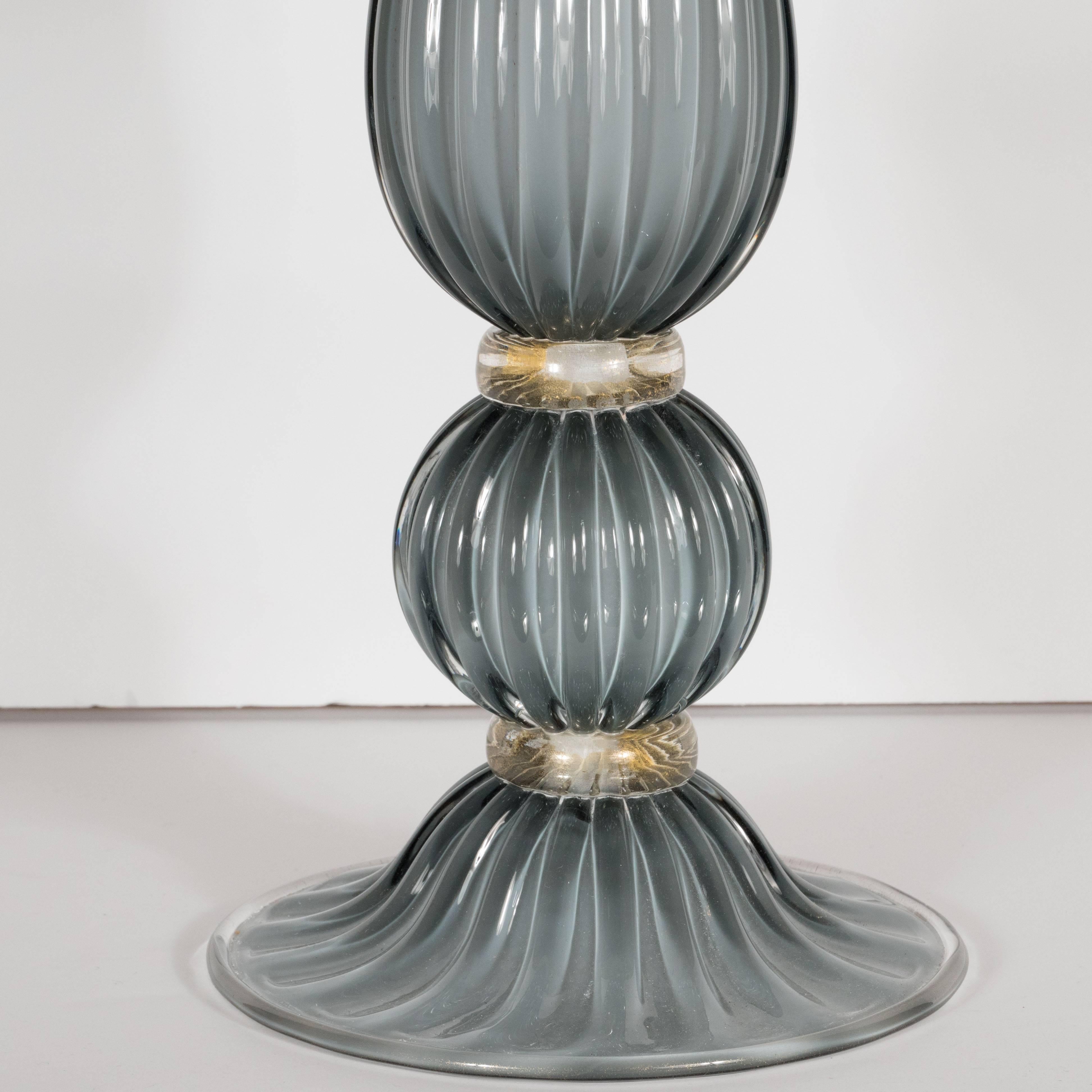 italien Paire de Lampes de Table Modernistes de Murano Soufflées à la Main en Verre Gris en vente