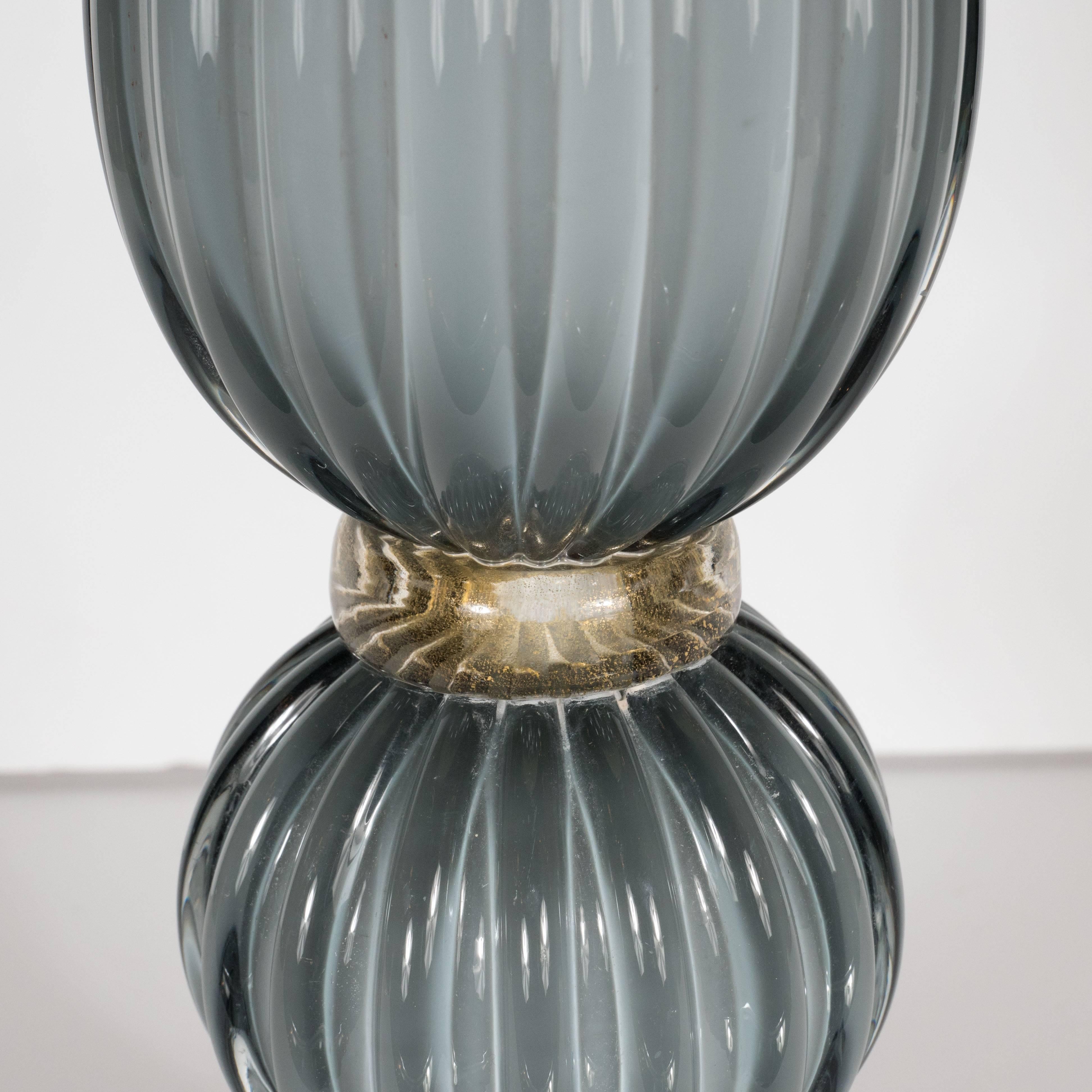 Paire de Lampes de Table Modernistes de Murano Soufflées à la Main en Verre Gris Excellent état - En vente à New York, NY