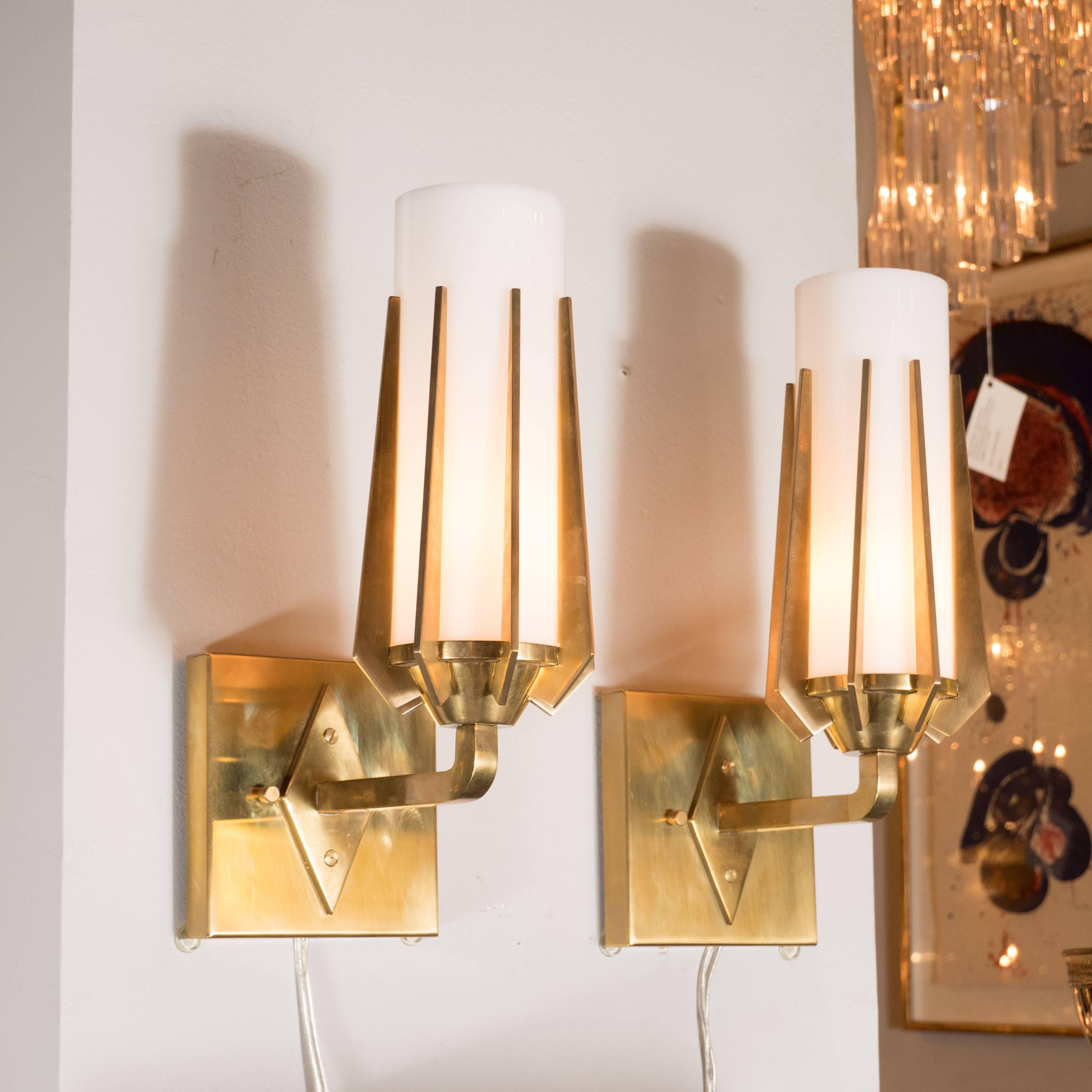 Italian Pair of Midcentury Sconces in Brass and White Glass in the Manner of Gio Ponti