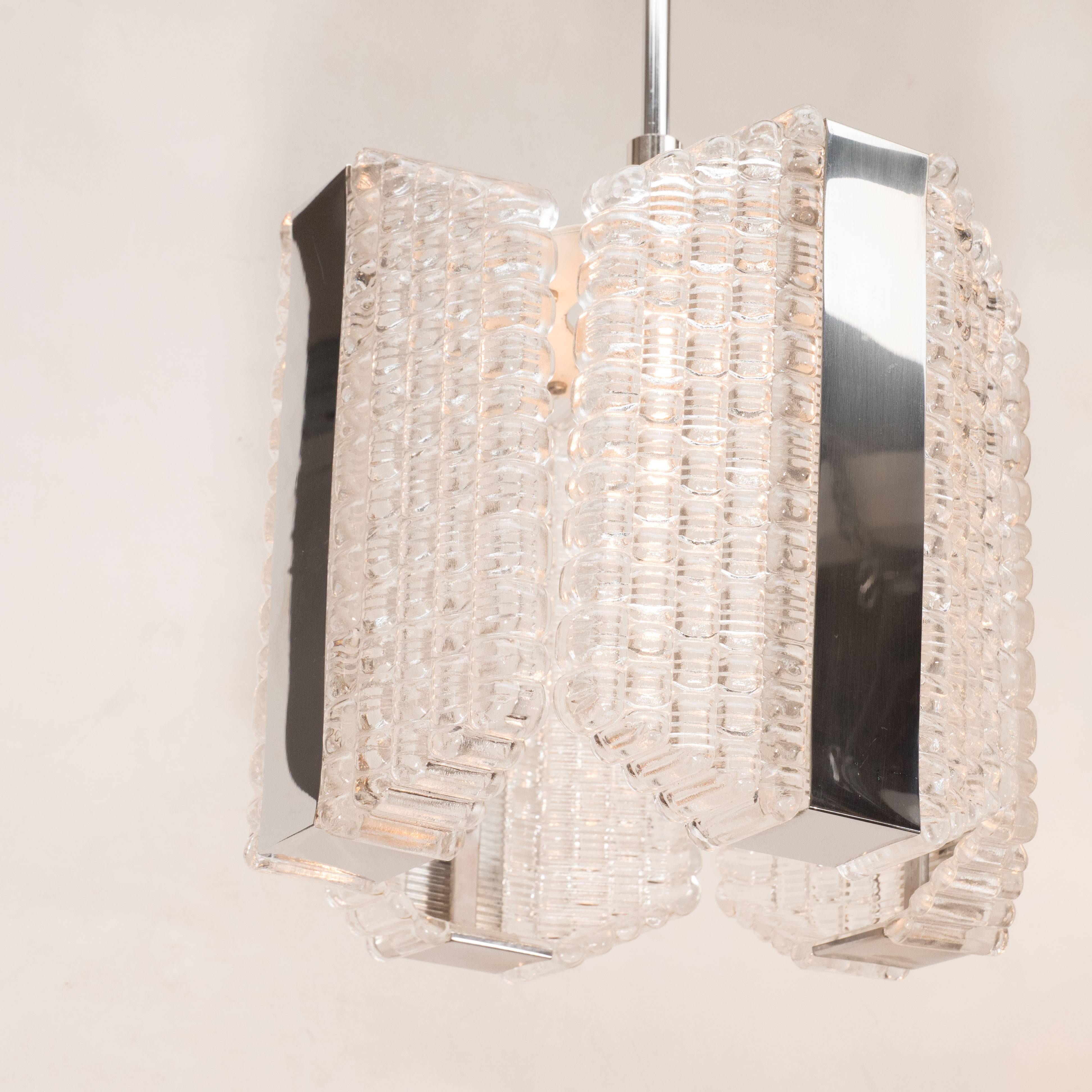 Lampadario moderno di metà secolo in cromo e vetro testurizzato di Kinkeldey In condizioni ottime in vendita a New York, NY