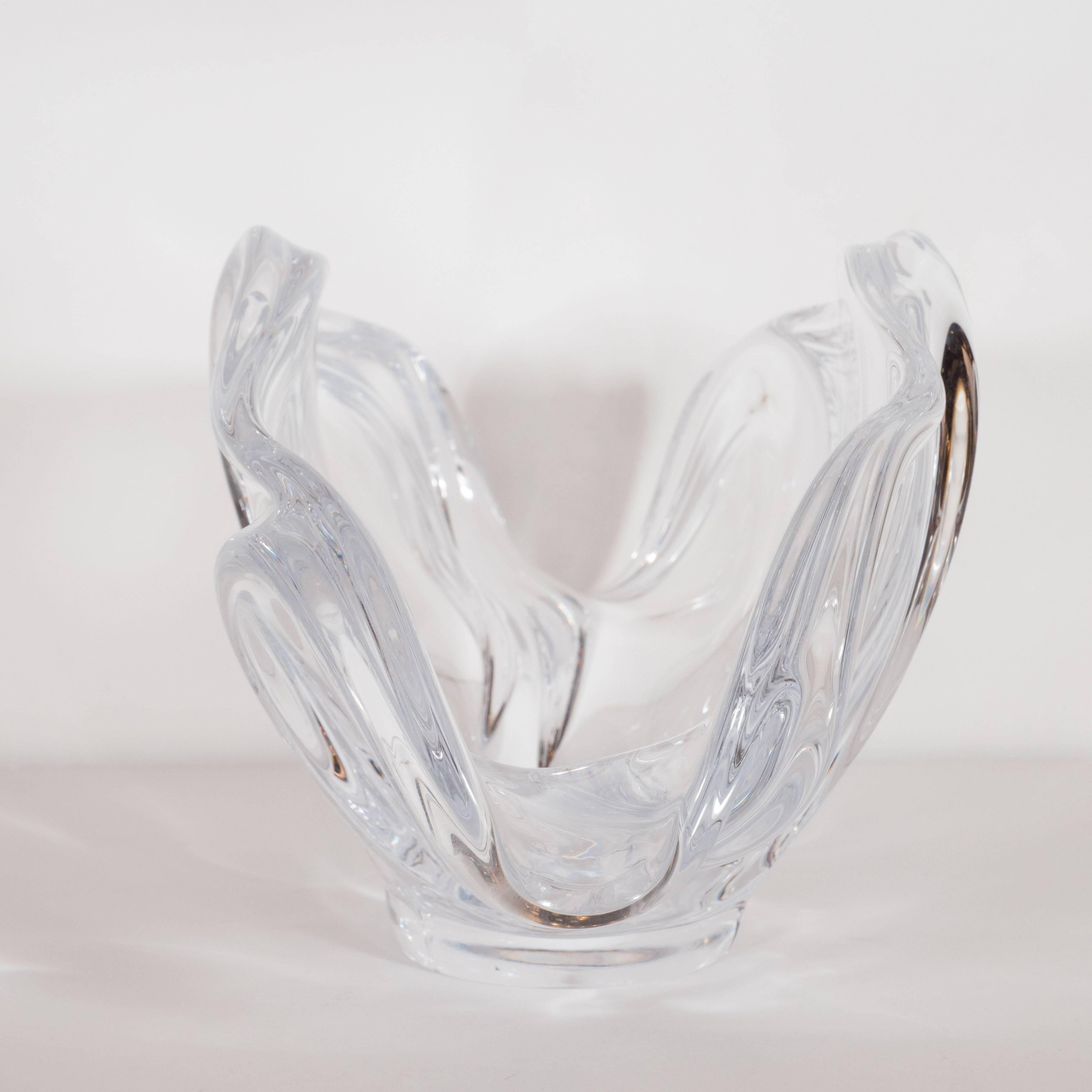 Mid-Century Modern Handblown Sculptural Translucent Bowl by Art Vannes In Excellent Condition For Sale In New York, NY