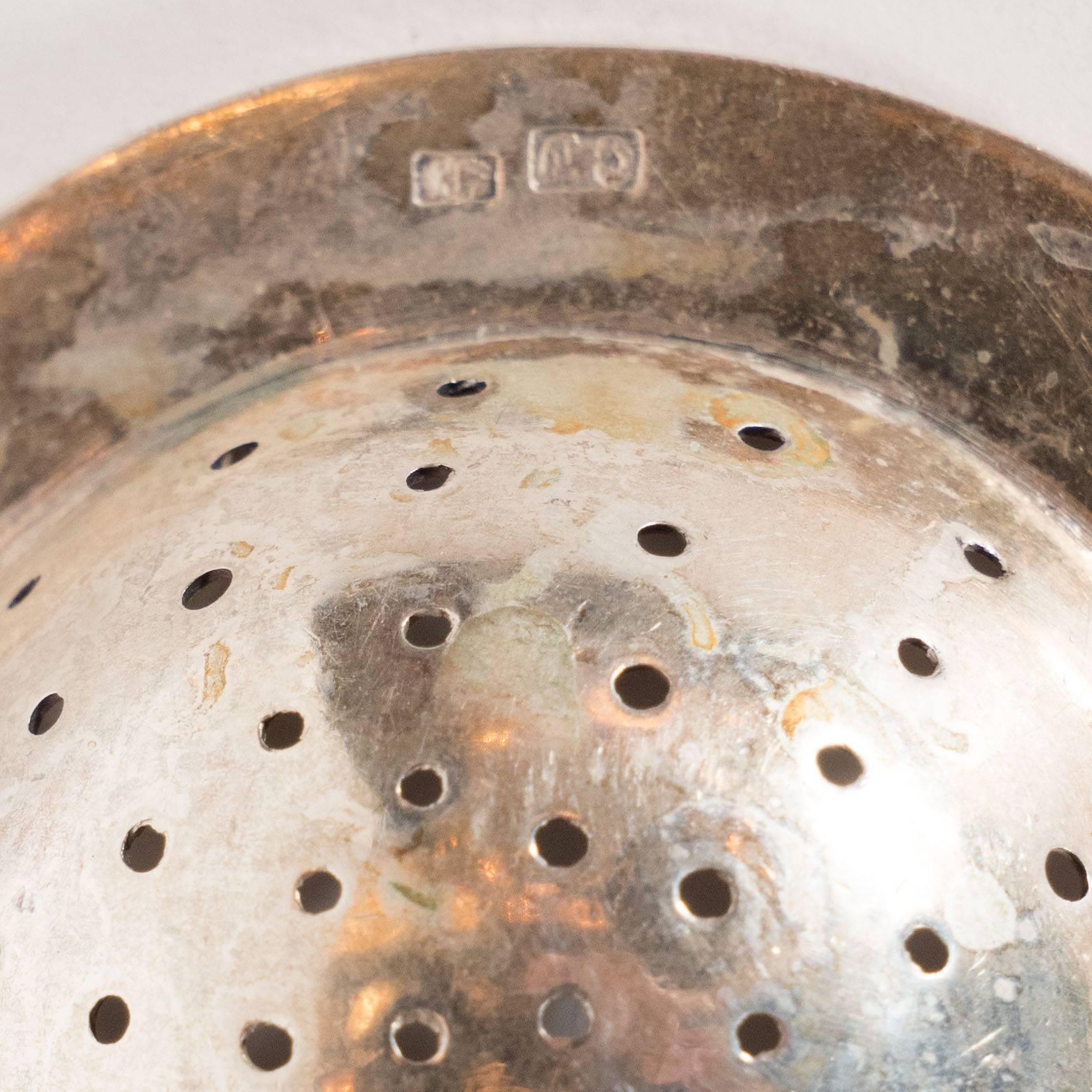 English 19th Century Sterling Silver Perforated Tea Strainer For Sale 5