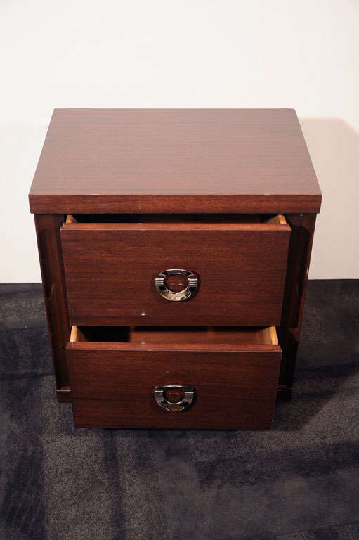 Pair of Mid-Century Modern Nightstands in Mahogany with Circular Nickel Pulls In Excellent Condition In New York, NY