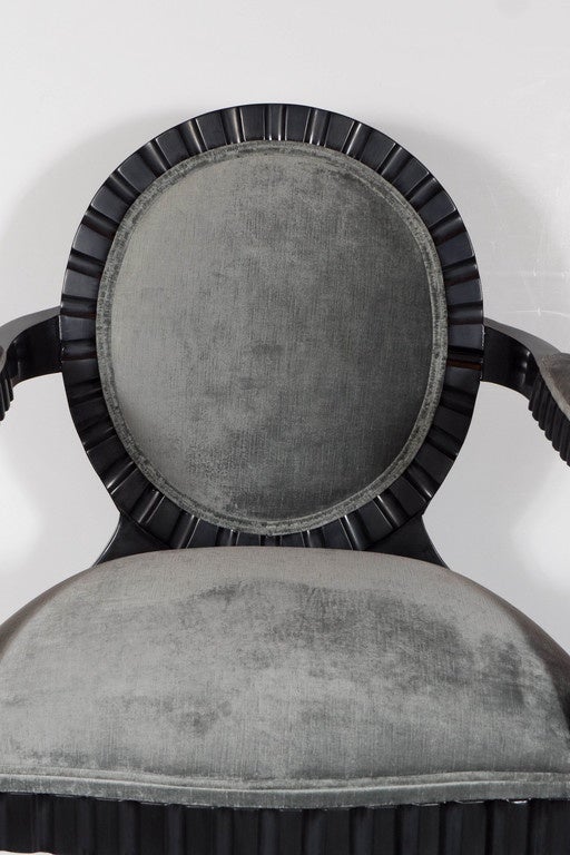 Américain Paire de chaises modernes du milieu du siècle dernier de Donghia en noyer ébénisé en vente