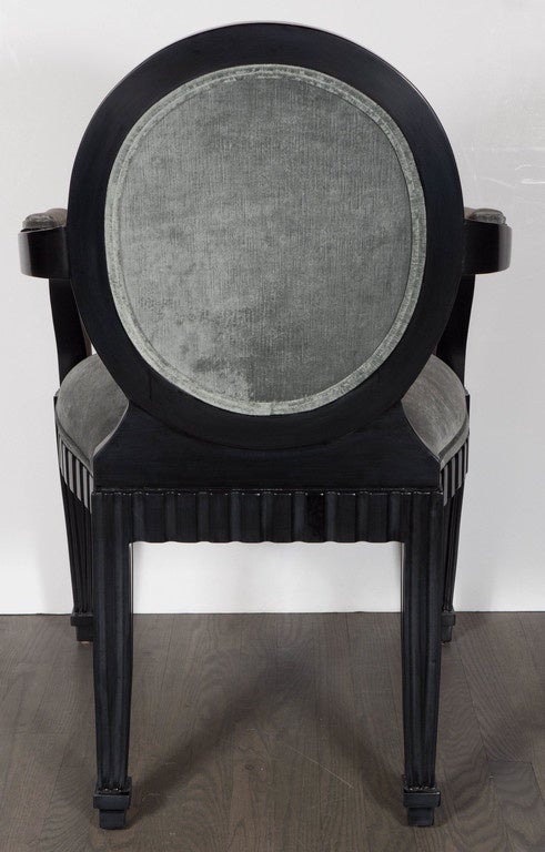 Paire de chaises modernes du milieu du siècle dernier de Donghia en noyer ébénisé Excellent état - En vente à New York, NY
