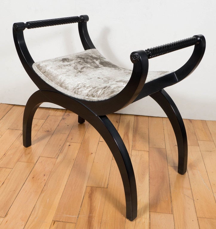 Gorgeous Mid-Century Modernist Bench or Stool in Oyster Gauffraged Velvet In Excellent Condition In New York, NY