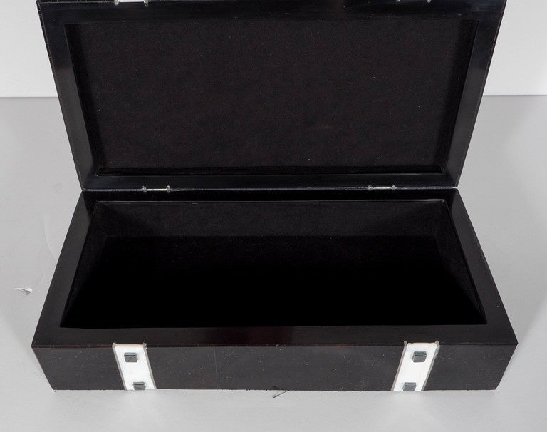 Black Lacquer Cracqueleur Box with Kabibi Inlay and Art Deco Square Motif 4