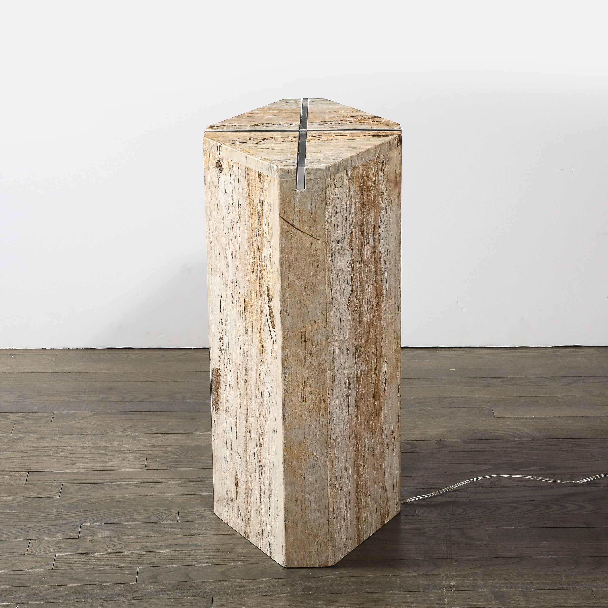 Sophisticated Mid-Century Modernist Crosslight Illuminating Travertine Pedestal For Sale 4