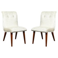 Par de sillas Art Déco de terciopelo con respaldo de botones, diseñadas por Russel Wright para Conant Ball