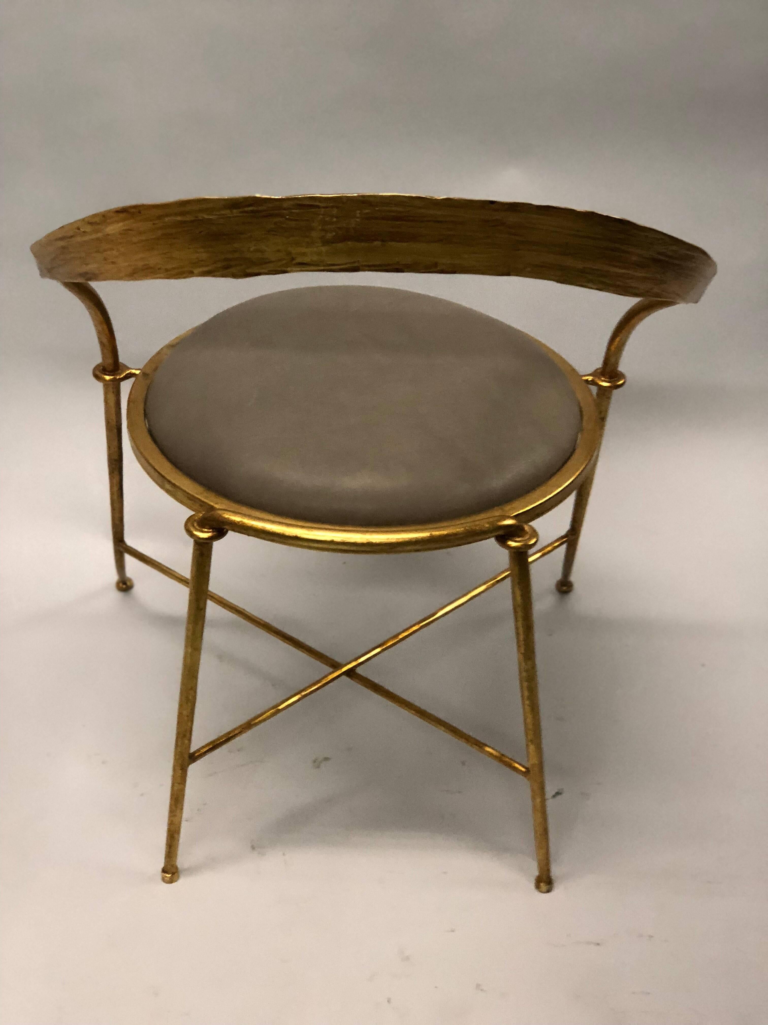 Pair of Italian Midcentury Handmade Gilt Iron Lounge Chairs by Giovanni Banci In Excellent Condition In New York, NY