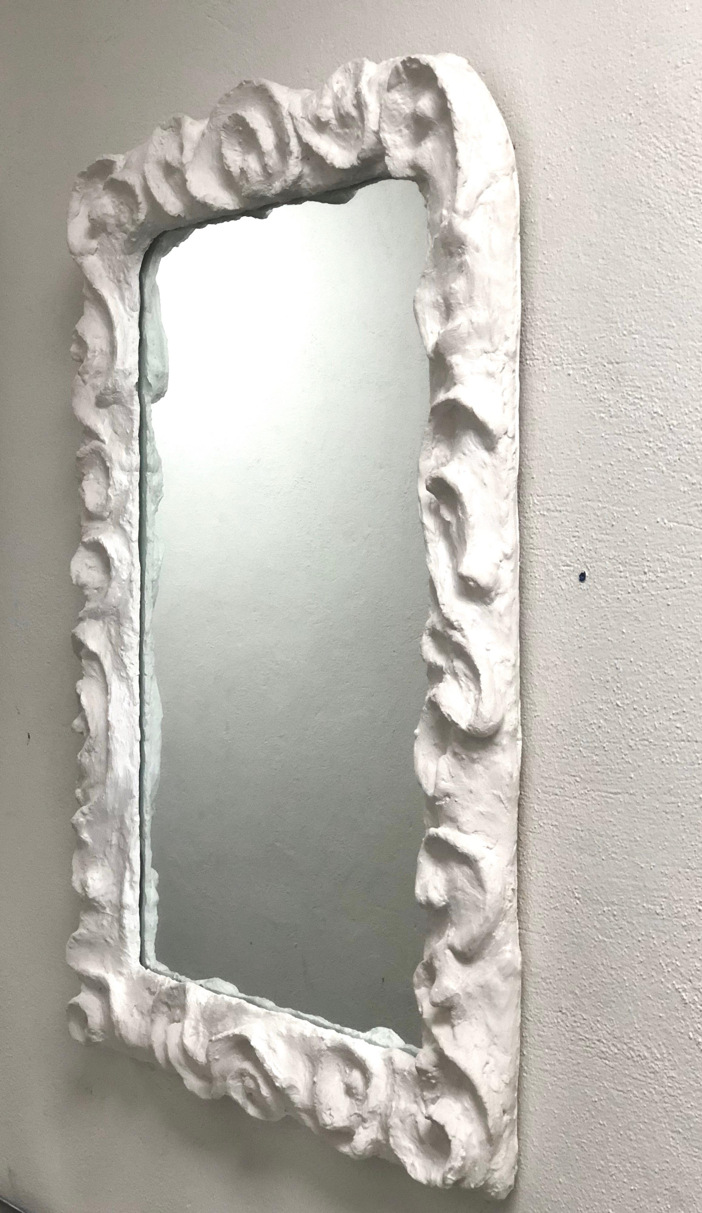 2 französische Gipsspiegel aus der Mitte des Jahrhunderts, Stil Giacometti, Jean Michel Frank (Französisch)