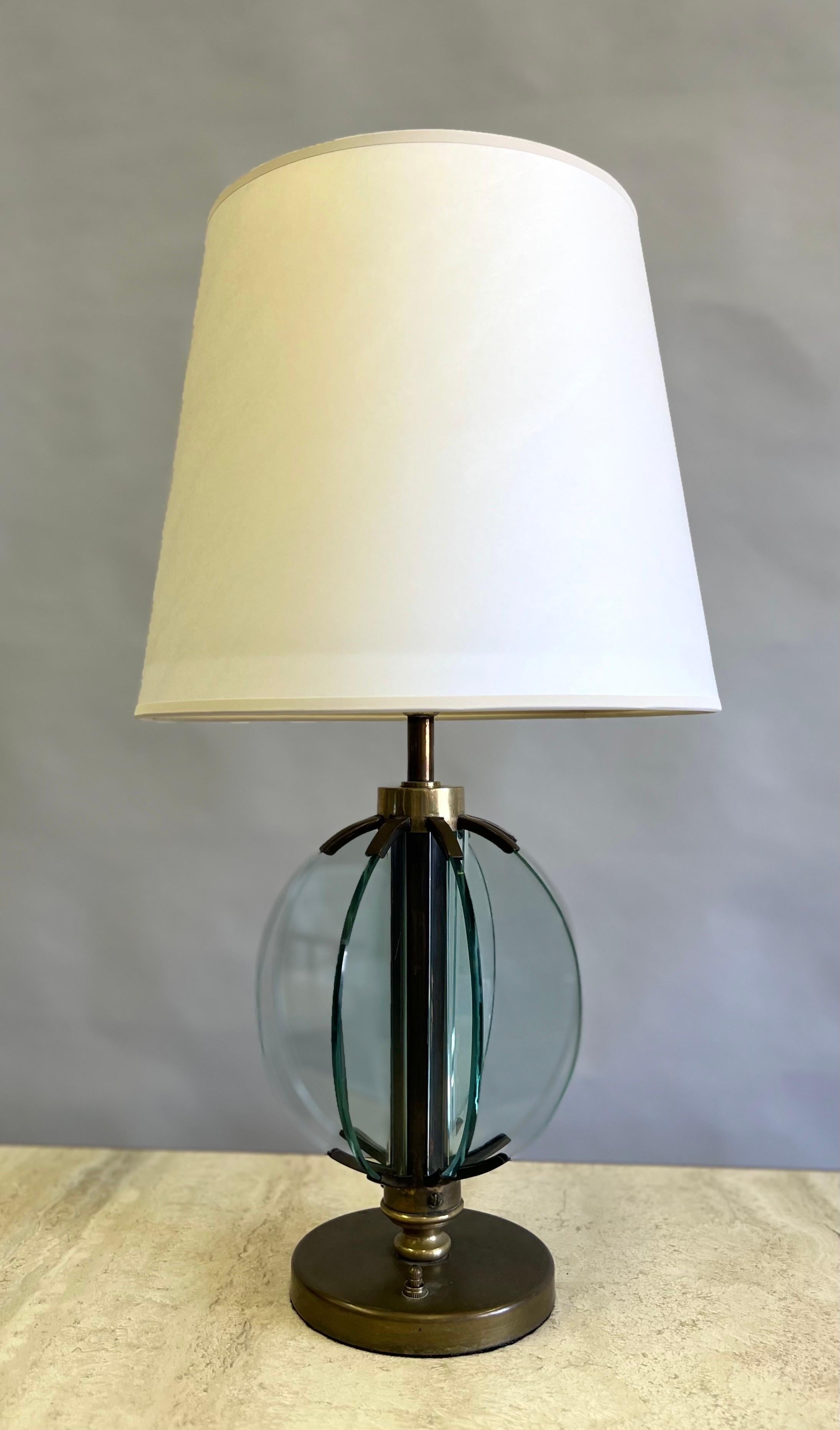 Mid-Century Modern Rare Pair of Italian Glass & Brass' Table Lamps by Pietro Chiesa & Fontana Arte For Sale