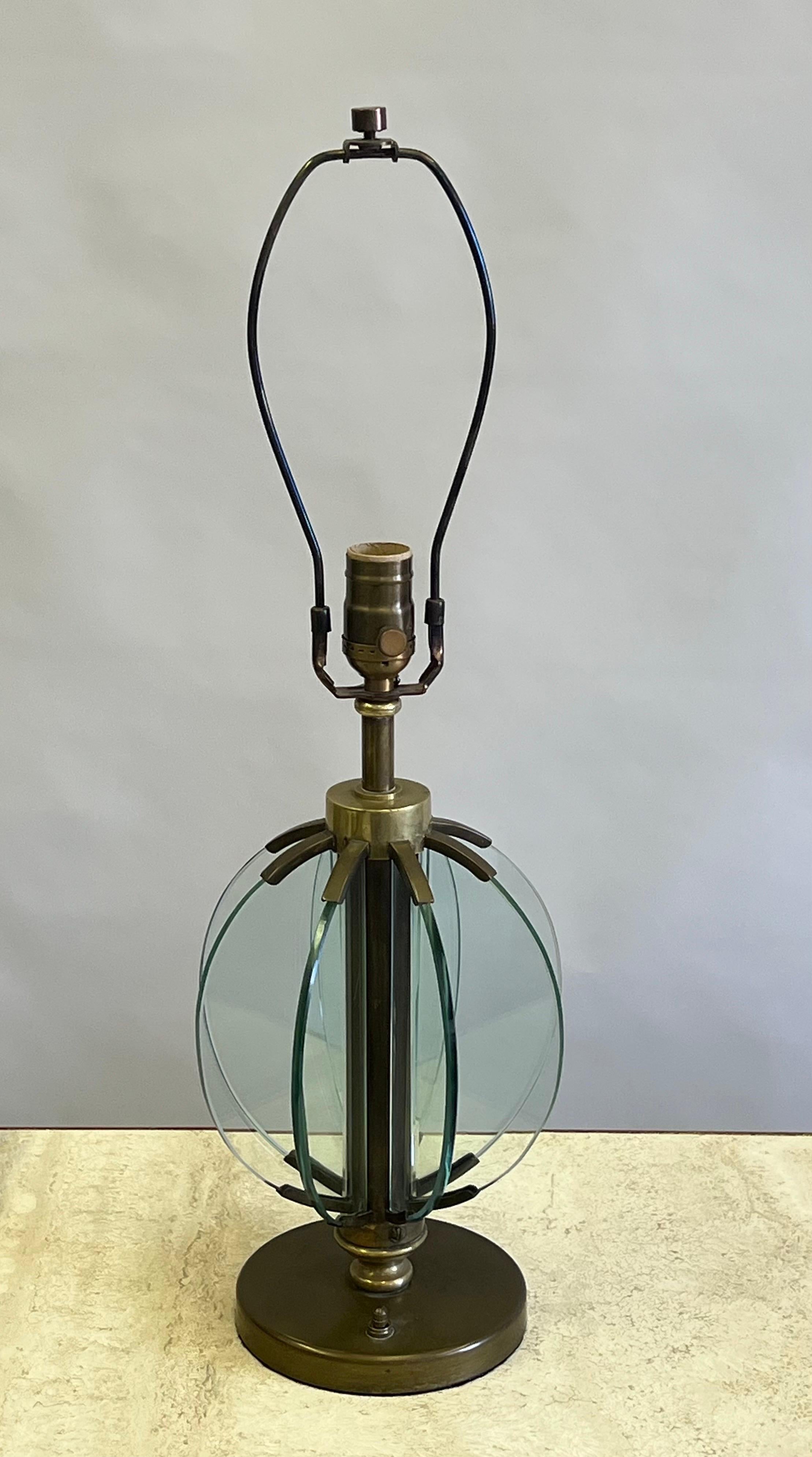 Rare Pair of Italian Glass & Brass' Table Lamps by Pietro Chiesa & Fontana Arte For Sale 1