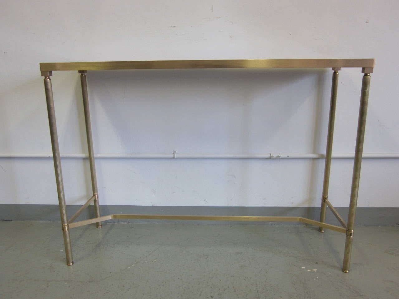 French Midcentury Brass and Reverse Painted Glass Console / Sofa Table, Baguès In Good Condition For Sale In New York, NY