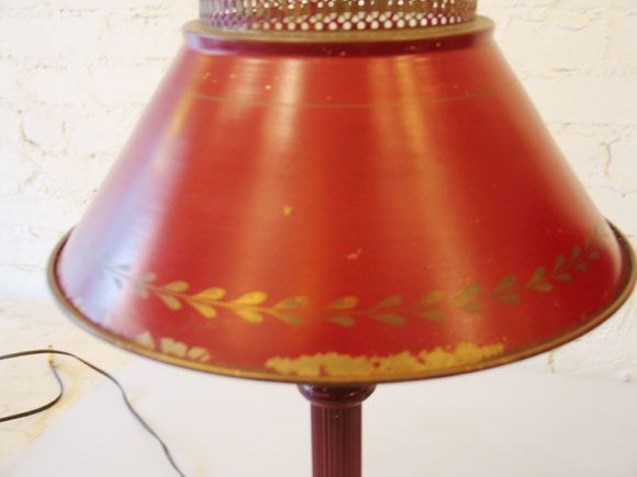 Classic Pair of French Red Painted Tole ‘Tin’ Table Lamps, France, circa 1930 In Good Condition For Sale In New York, NY