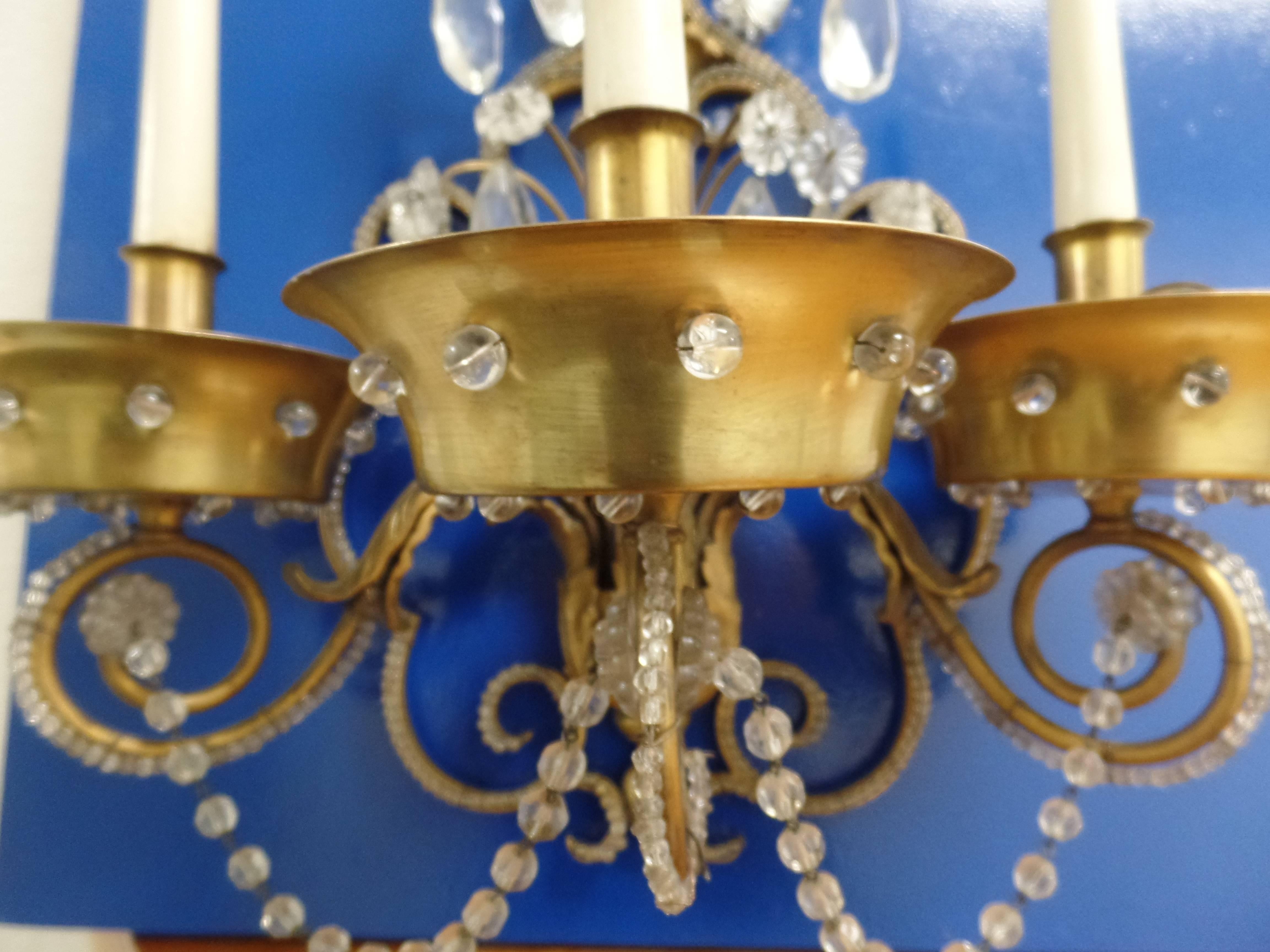 Mid-20th Century Pair of French Modern Neoclassical Brass and Crystal Sconces by Maison Jansen For Sale