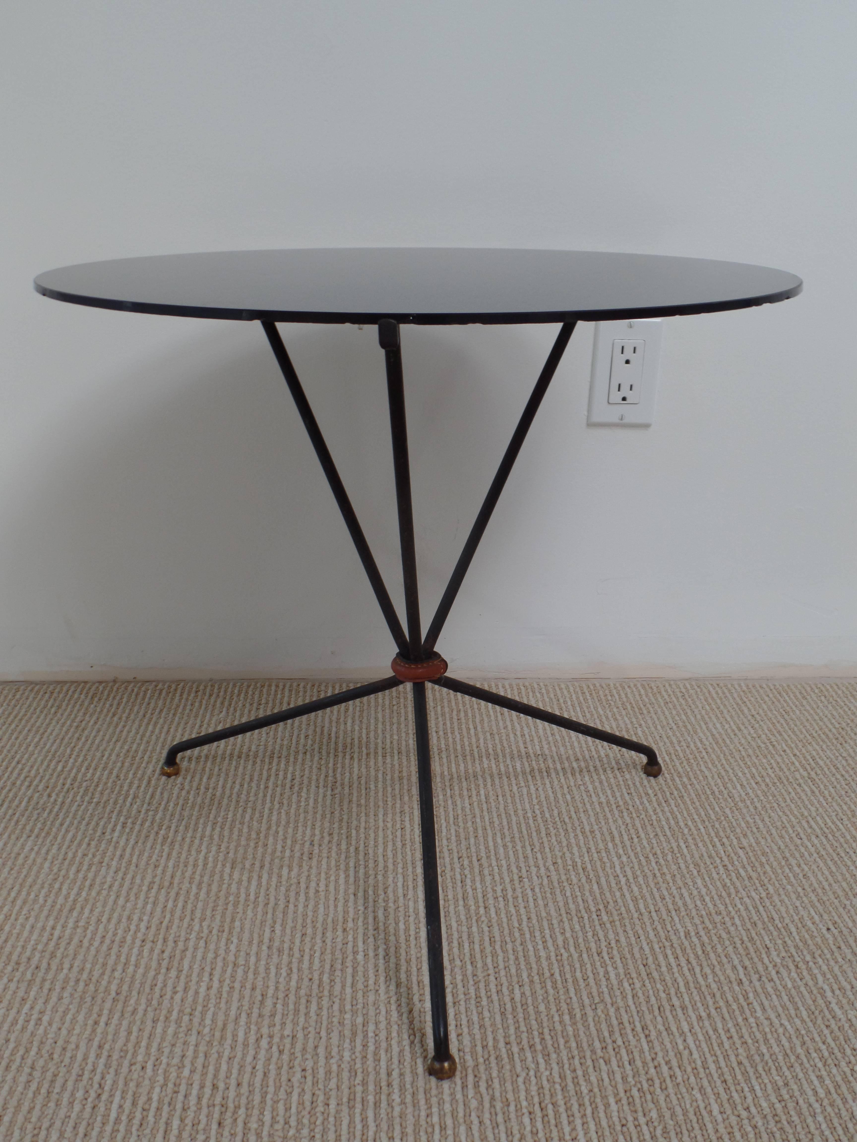 Pair of French Mid-Century Iron and Leather Banded Side Tables, Jacques Adnet In Good Condition For Sale In New York, NY