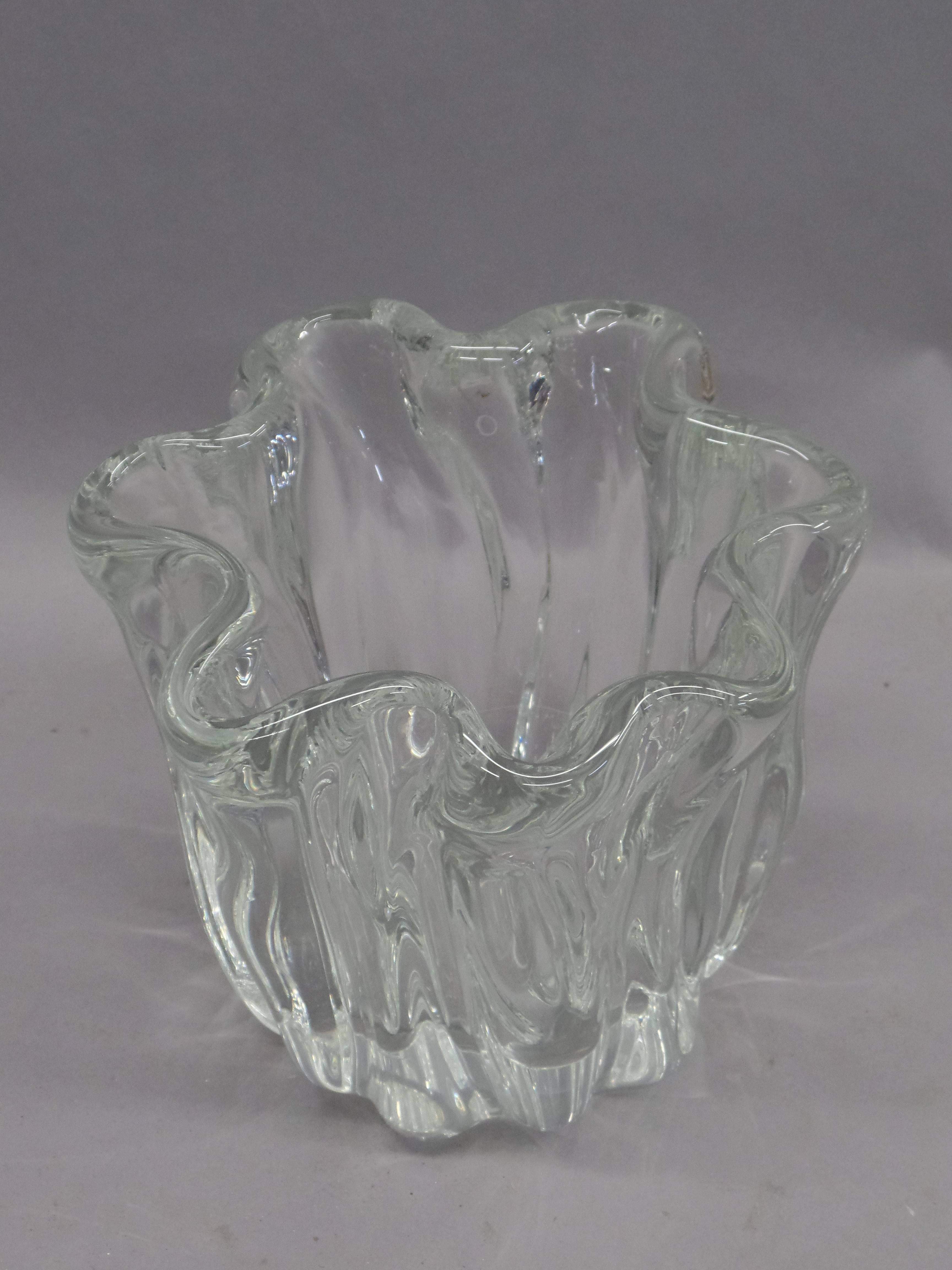 Scandinavian Mid-Century Modern vase in clear thick mold blown glass by Timo Sarpaneva. 

Rare, small production.