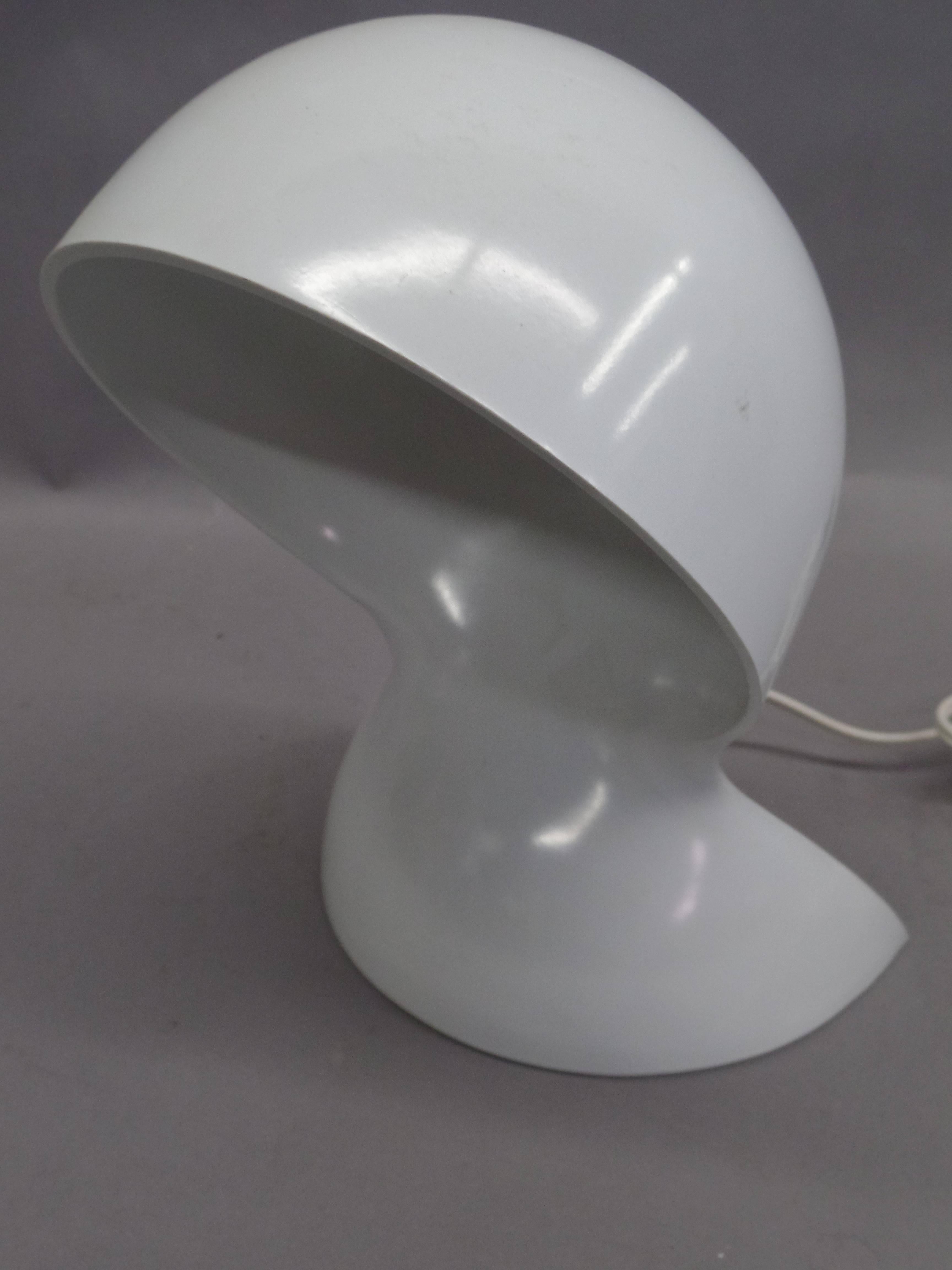 Rare Italian Mid-Century Modern, Space Age, table lamp by Vico Magistretti for Artemide. One bulb.
    
   