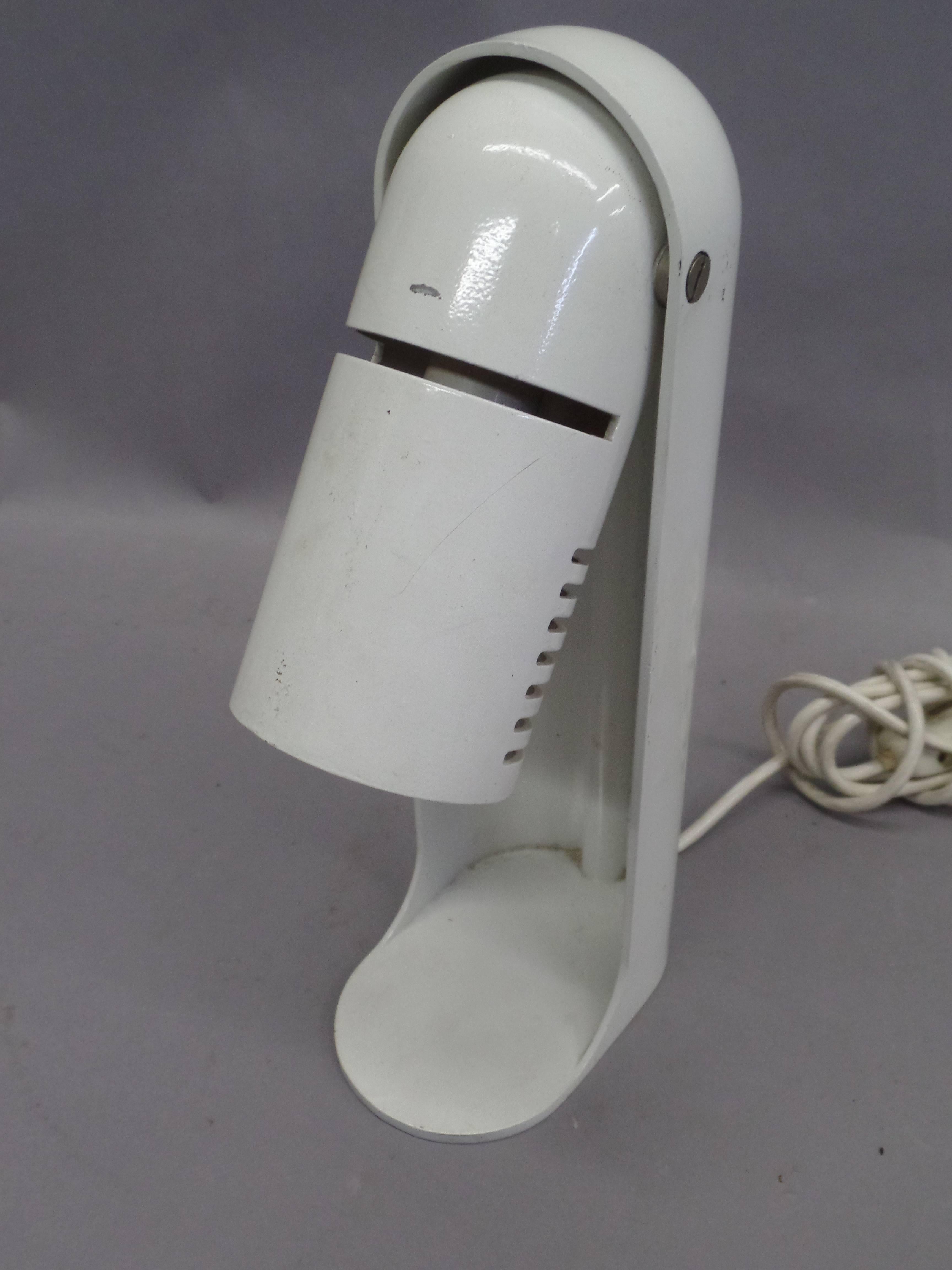Italian Space Age Design Flip Top Desk Lamp by R. Carruthers for Leuka In Good Condition In New York, NY