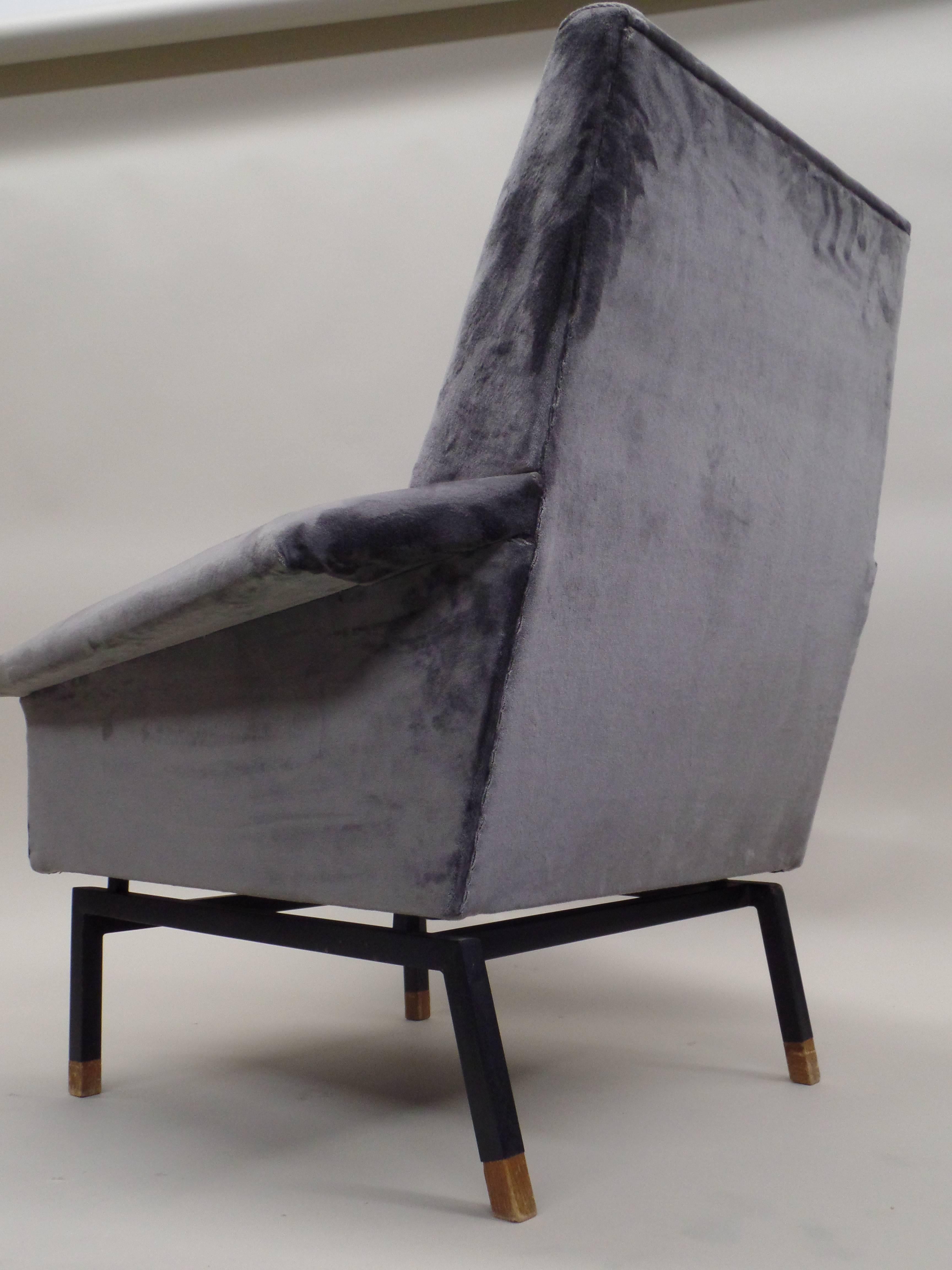 20ième siècle Paire de fauteuils de salon italiens en porte-à-faux de style mi-siècle moderne, Gianfranco Frattini en vente