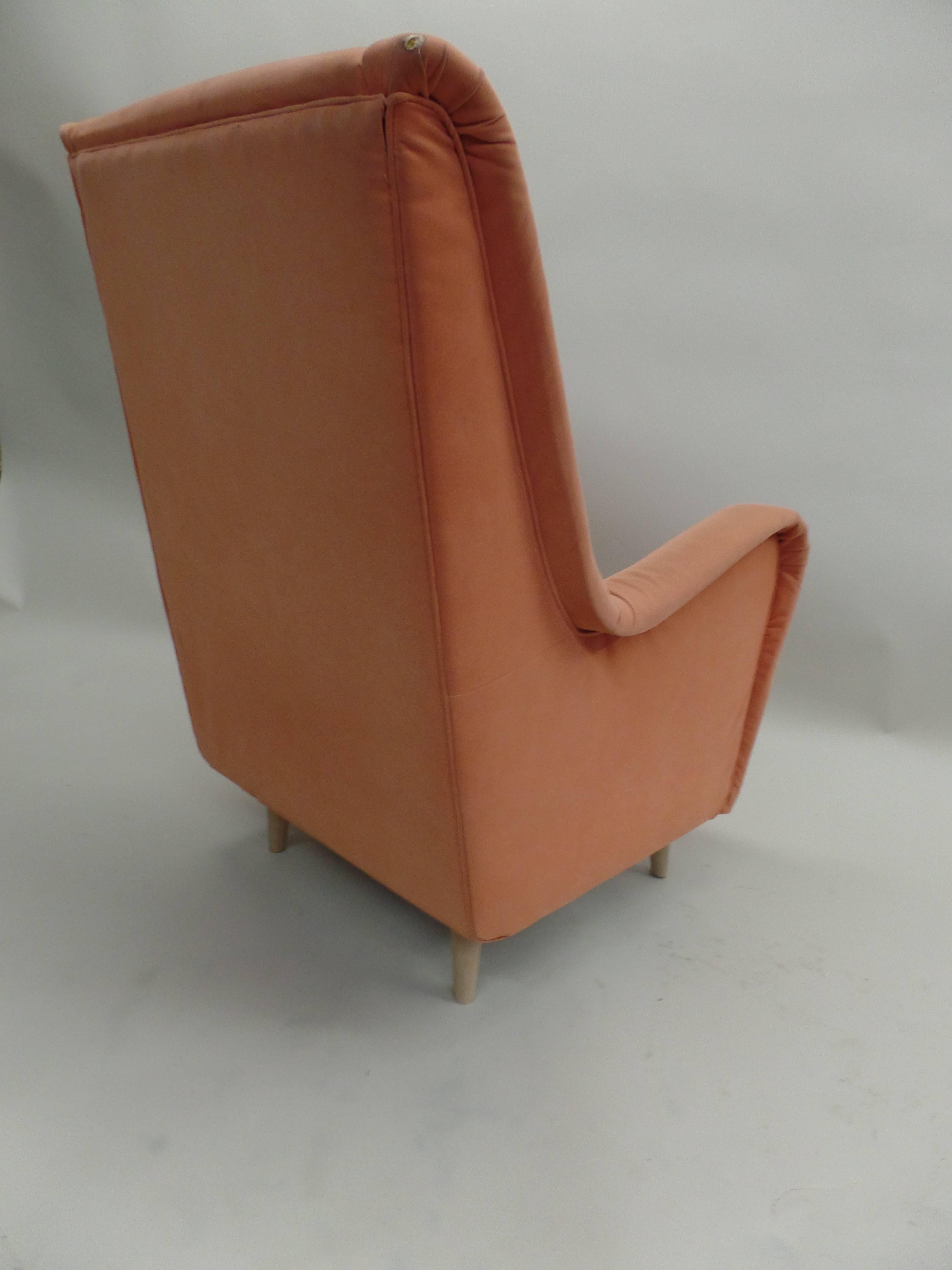 Mid-Century Modern Paire de chaises longues italiennes modernes du milieu du siècle dernier à dossier à ailettes de Paolo Buffa en vente