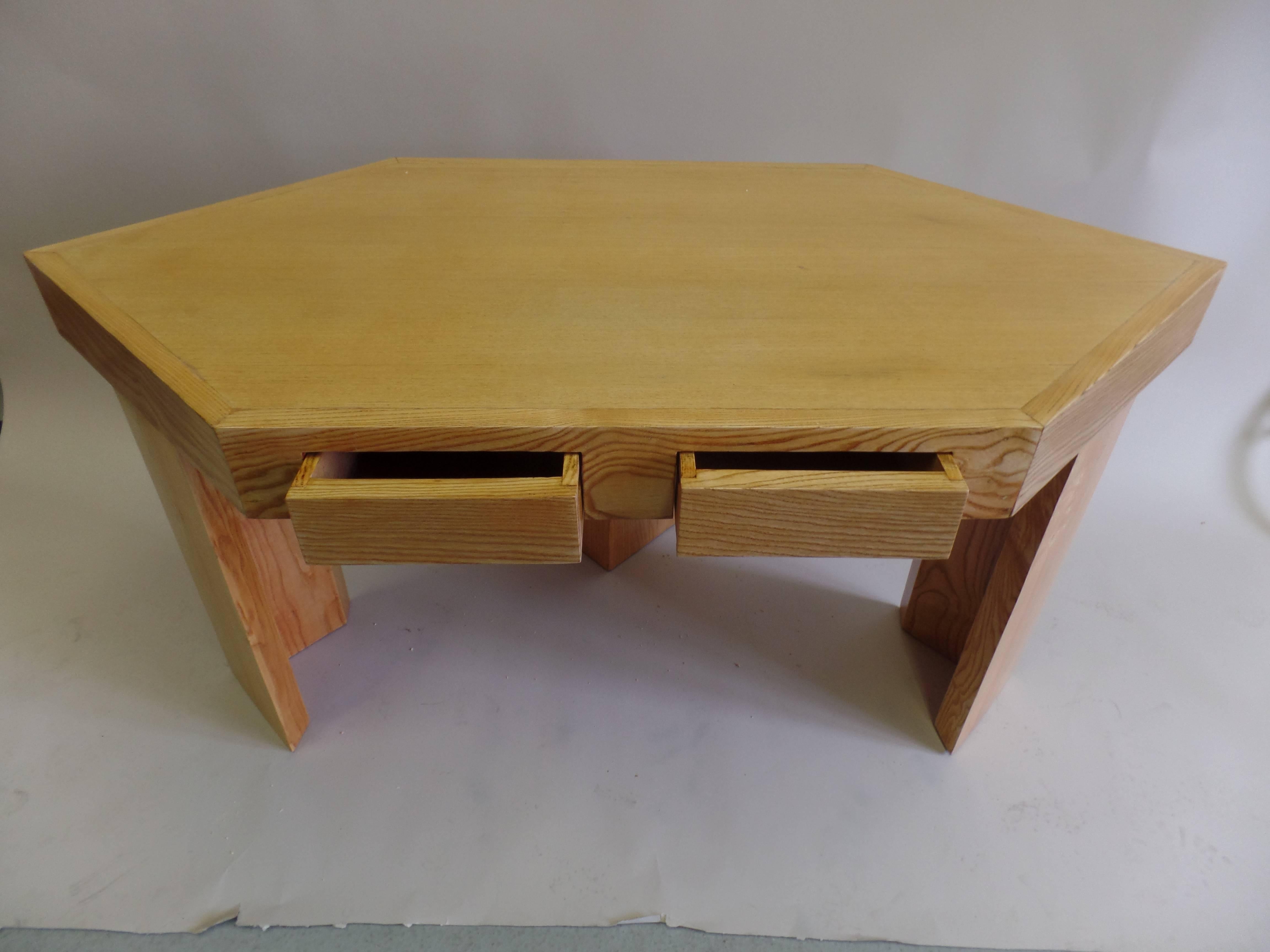  French Futurist / Mid-Century Modern Trapezoid Desk by Alain Marcoz, circa 1956 In Good Condition For Sale In New York, NY
