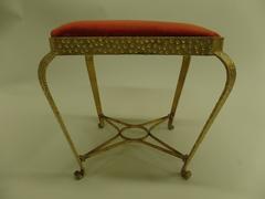 Paire de bancs italiens en fer martelé à la main et doré du milieu du siècle dernier par Pier Luigi Colli