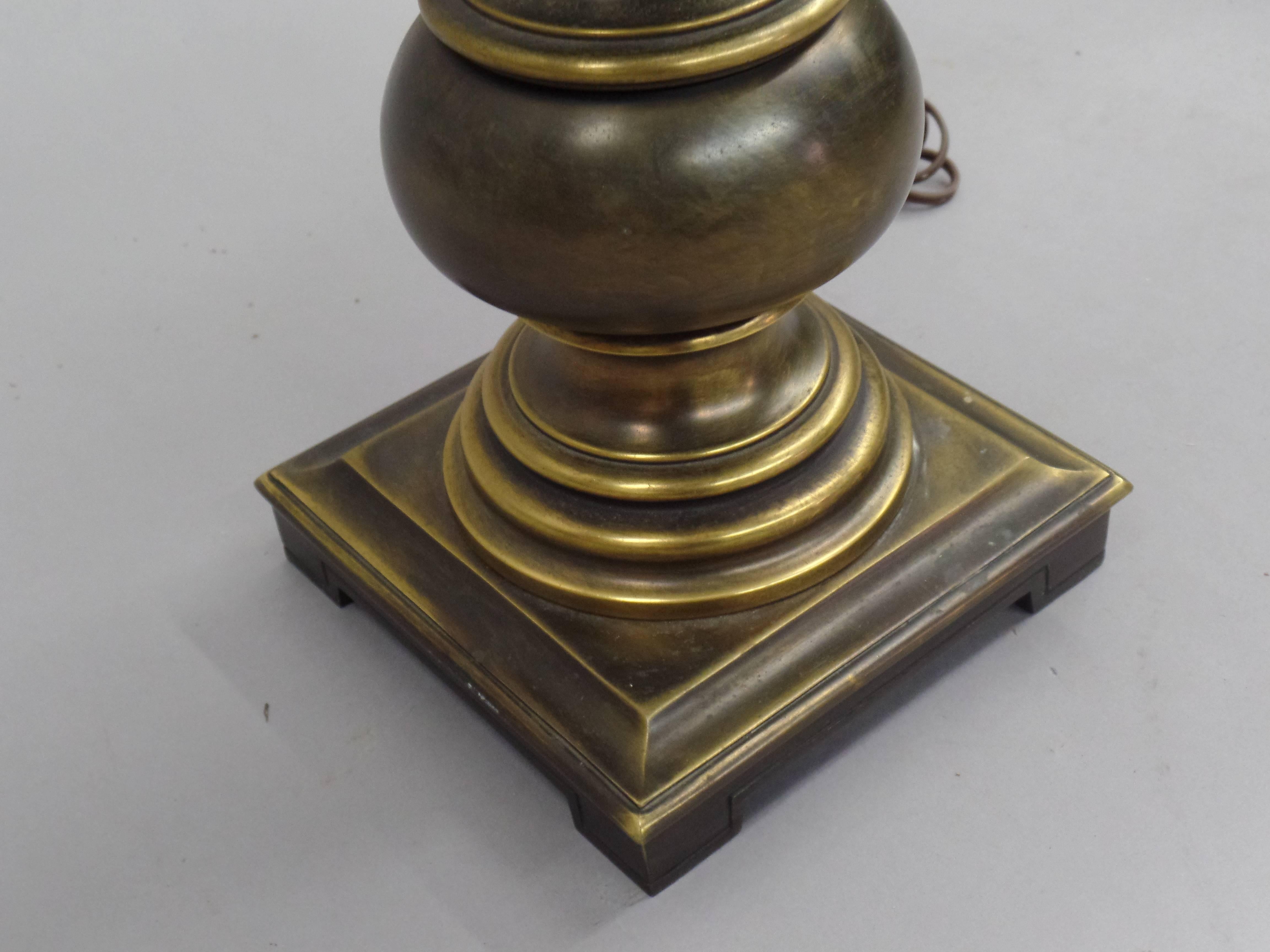 Pair of British MId-Century Modern Neoclassical Brass Ball Lamps For Sale 2