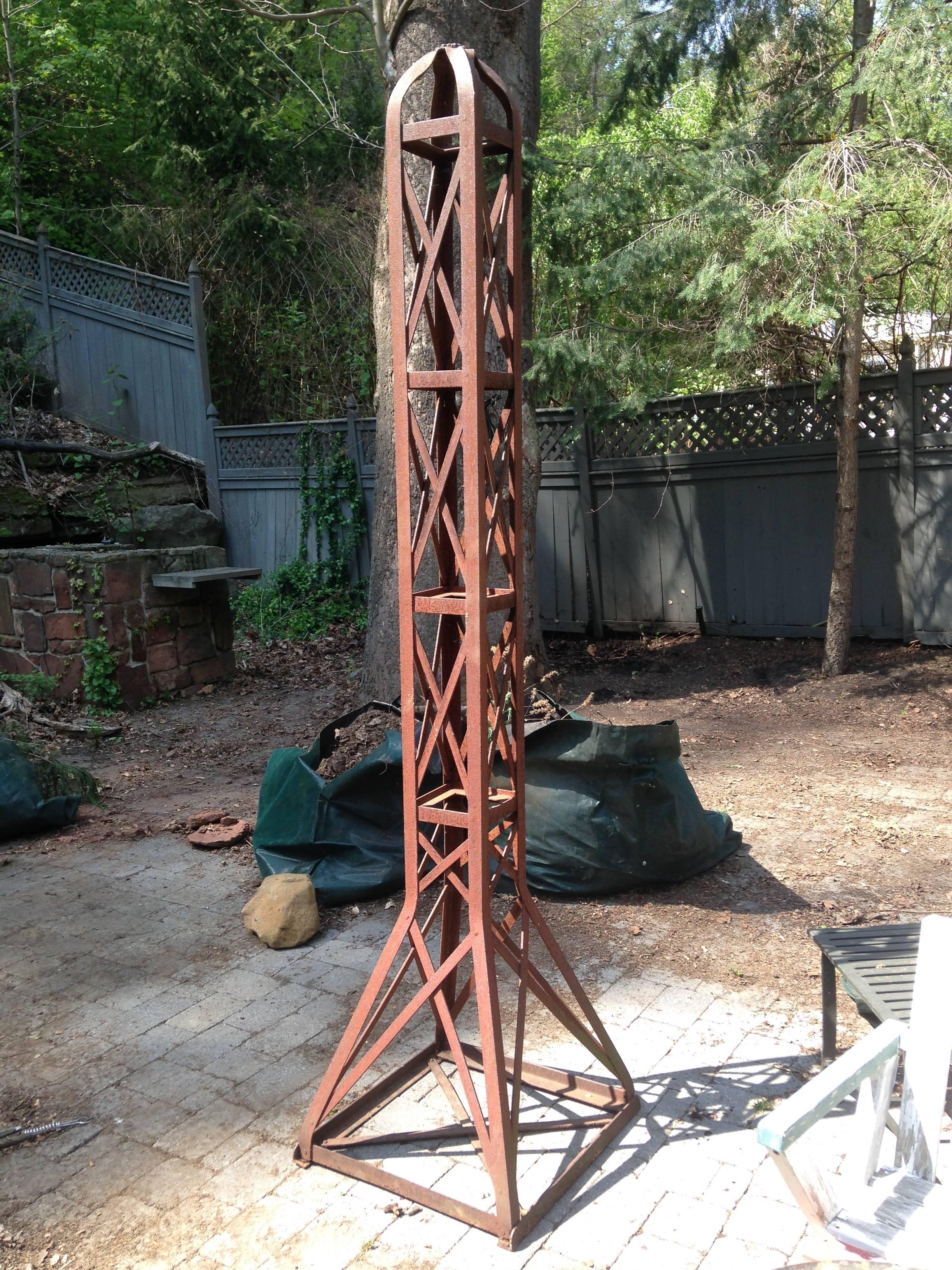 eiffel tower garden sculpture