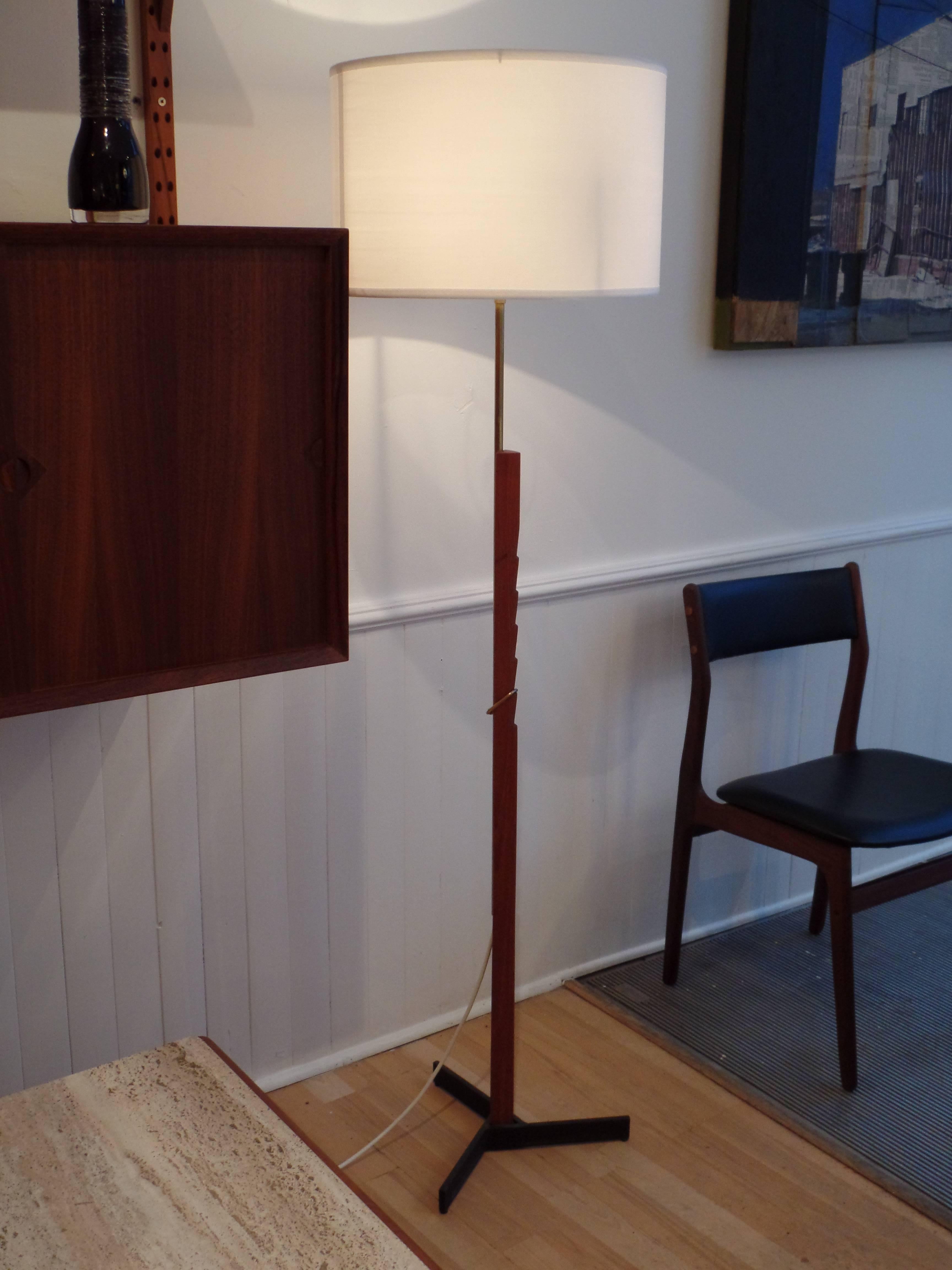 Pair of MId-Century Scandinavian Modern Adjustable Floor Lamps In Good Condition In New York, NY
