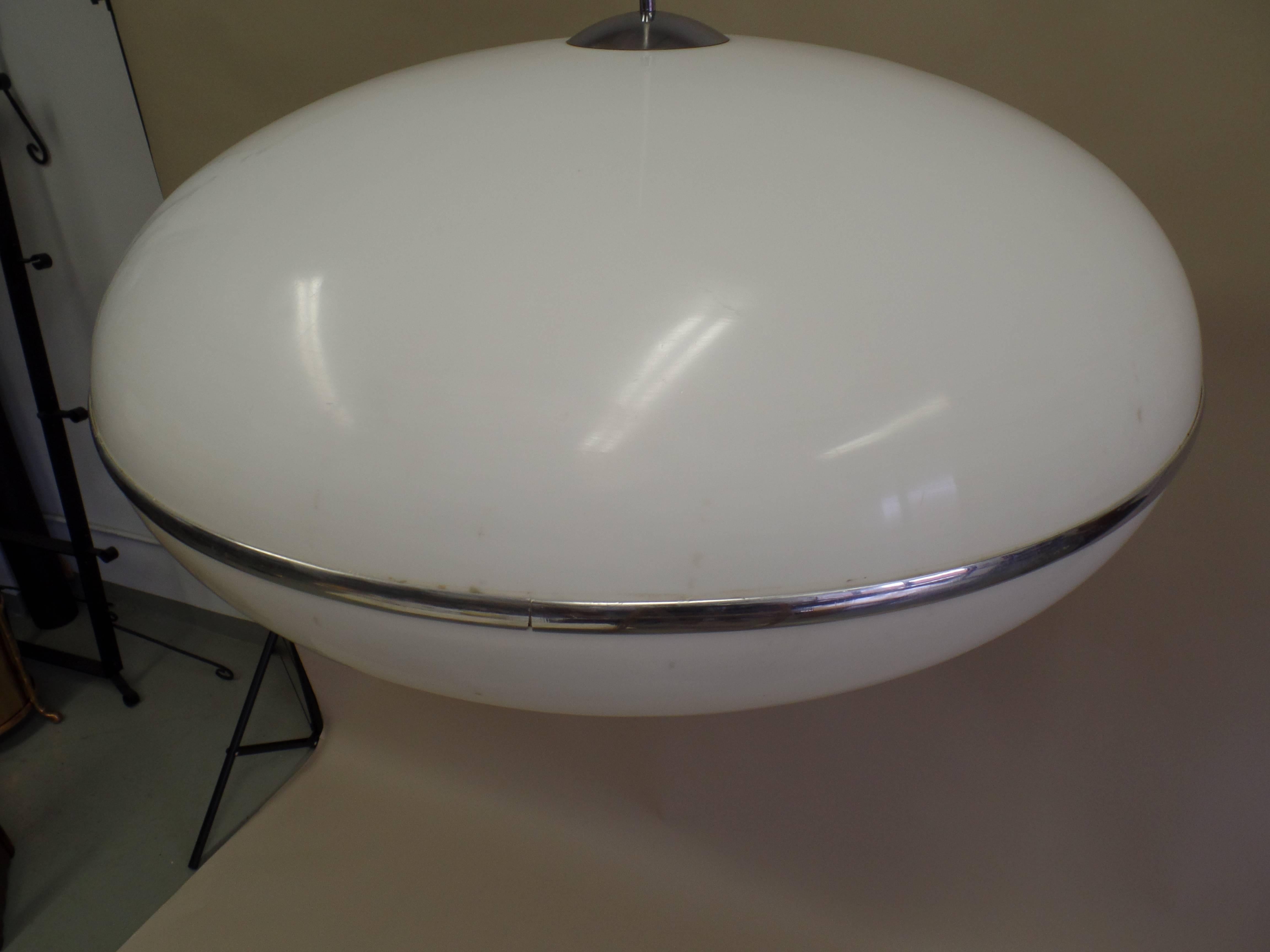 Large Italian Mid-Century Modern Saucer / Disc Form Chandelier / Pendant, 1970 In Good Condition For Sale In New York, NY