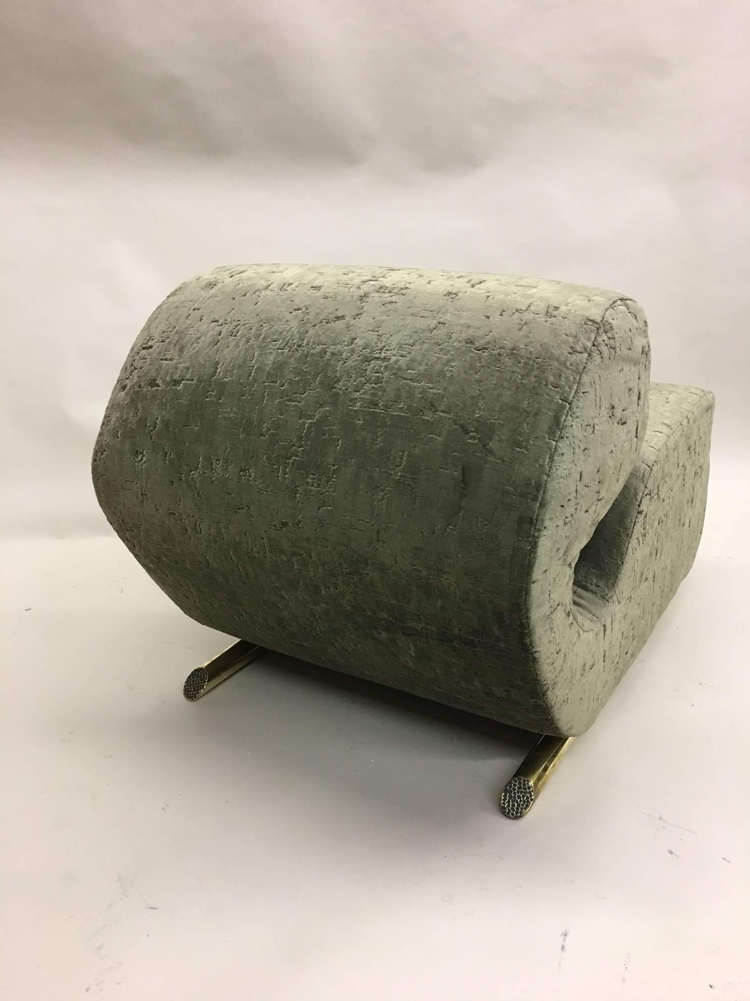 Raro sofá o diván curvilíneo moderno orgánico italiano, Joe Colombo, 1970 Latón en venta